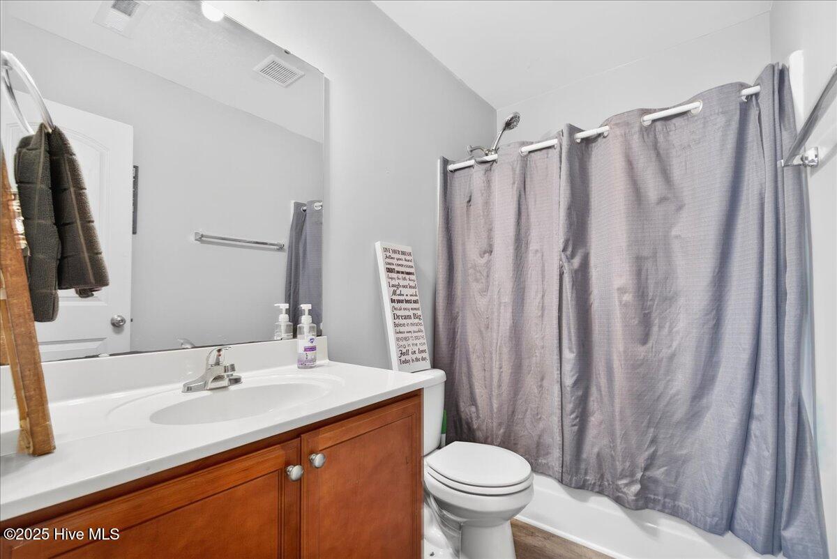 1432 Judith Drive SE, Bolivia