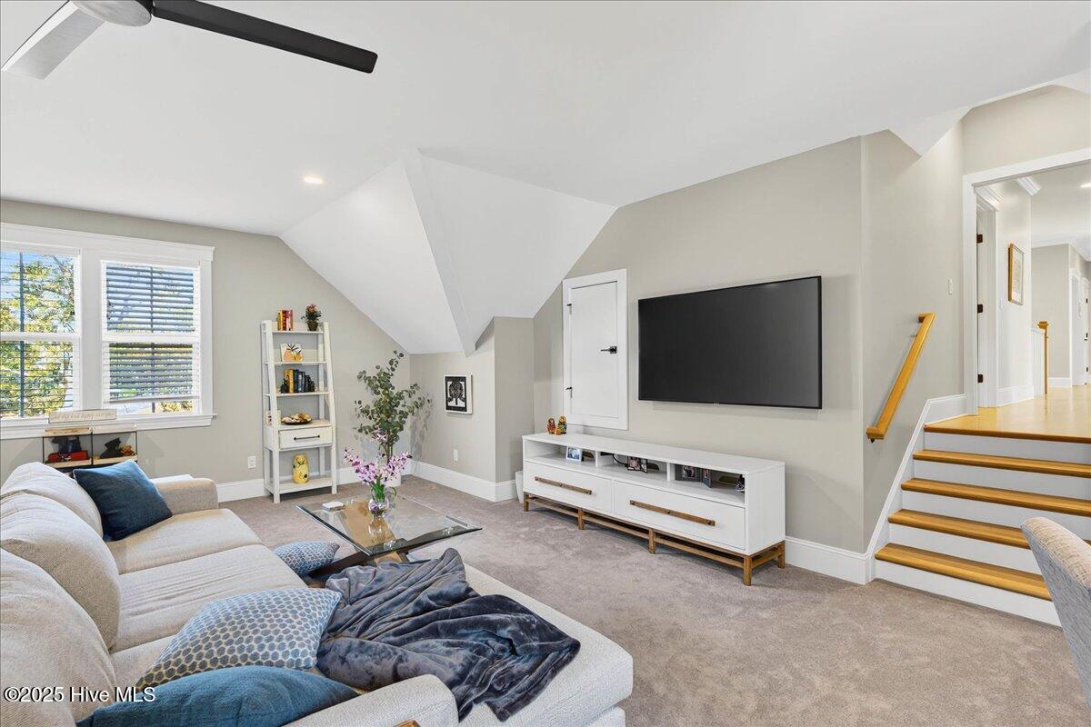 4308 Shelter Cove SE