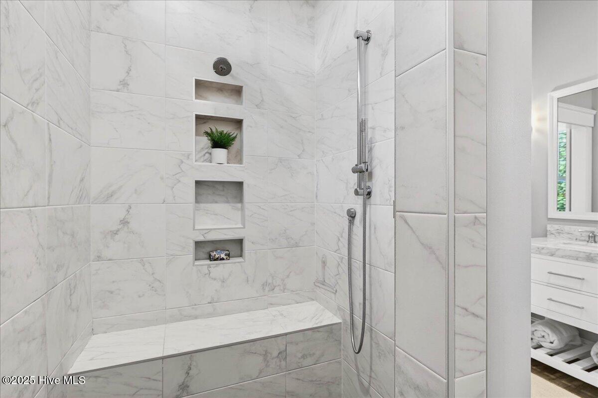 4308 Shelter Cove SE