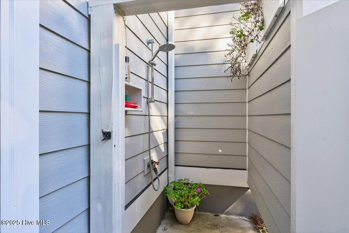 4308 Shelter Cove SE