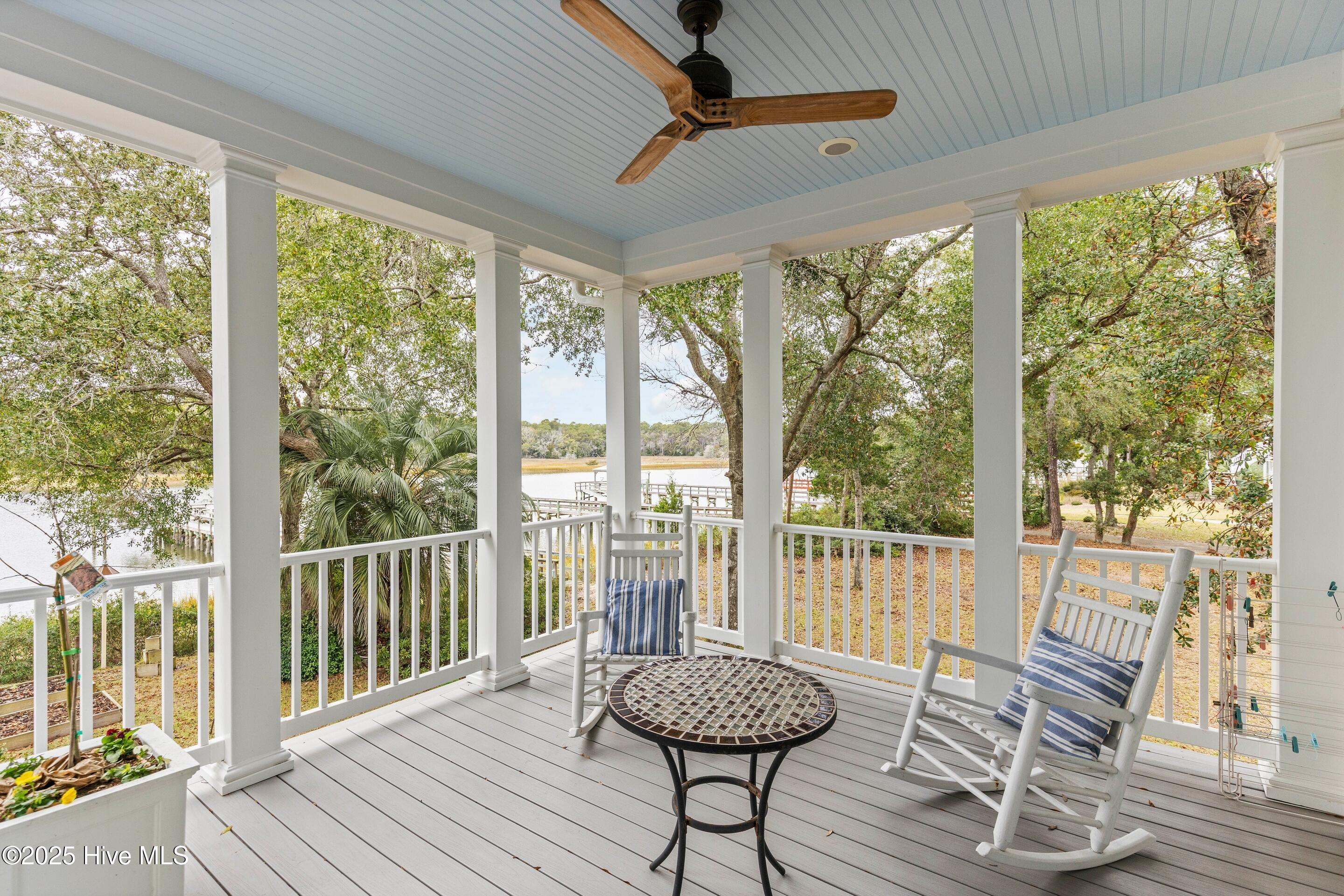 116 SW Yacht Drive