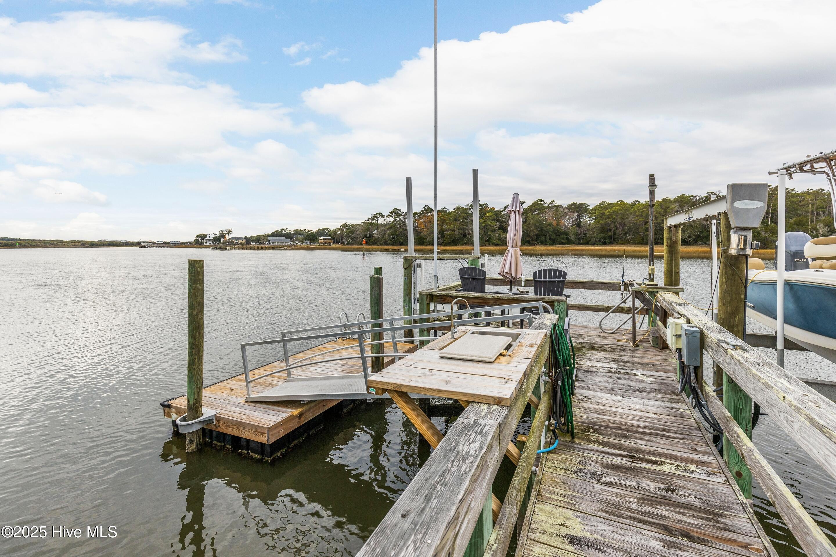 116 SW Yacht Drive