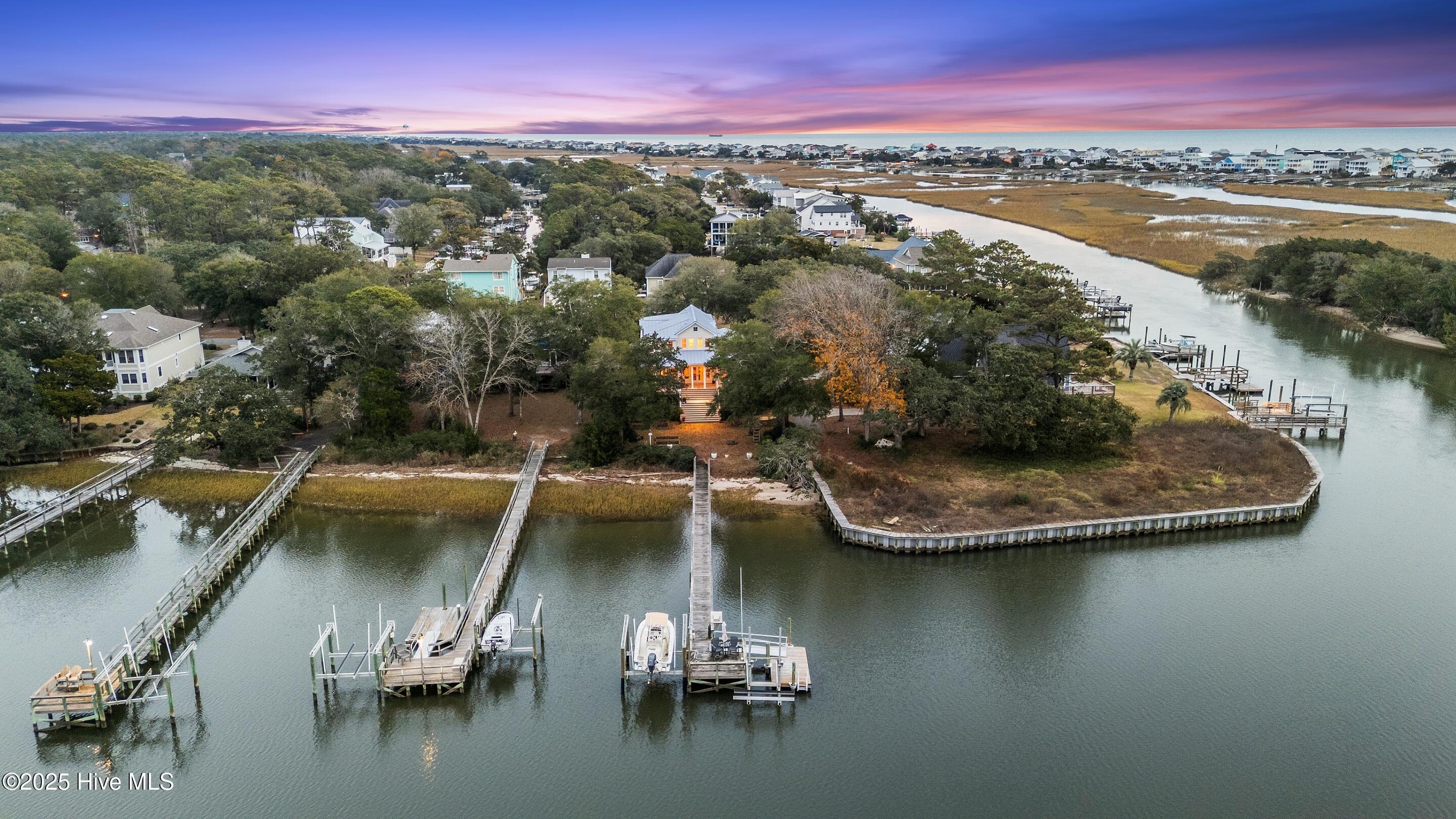 116 SW Yacht Drive