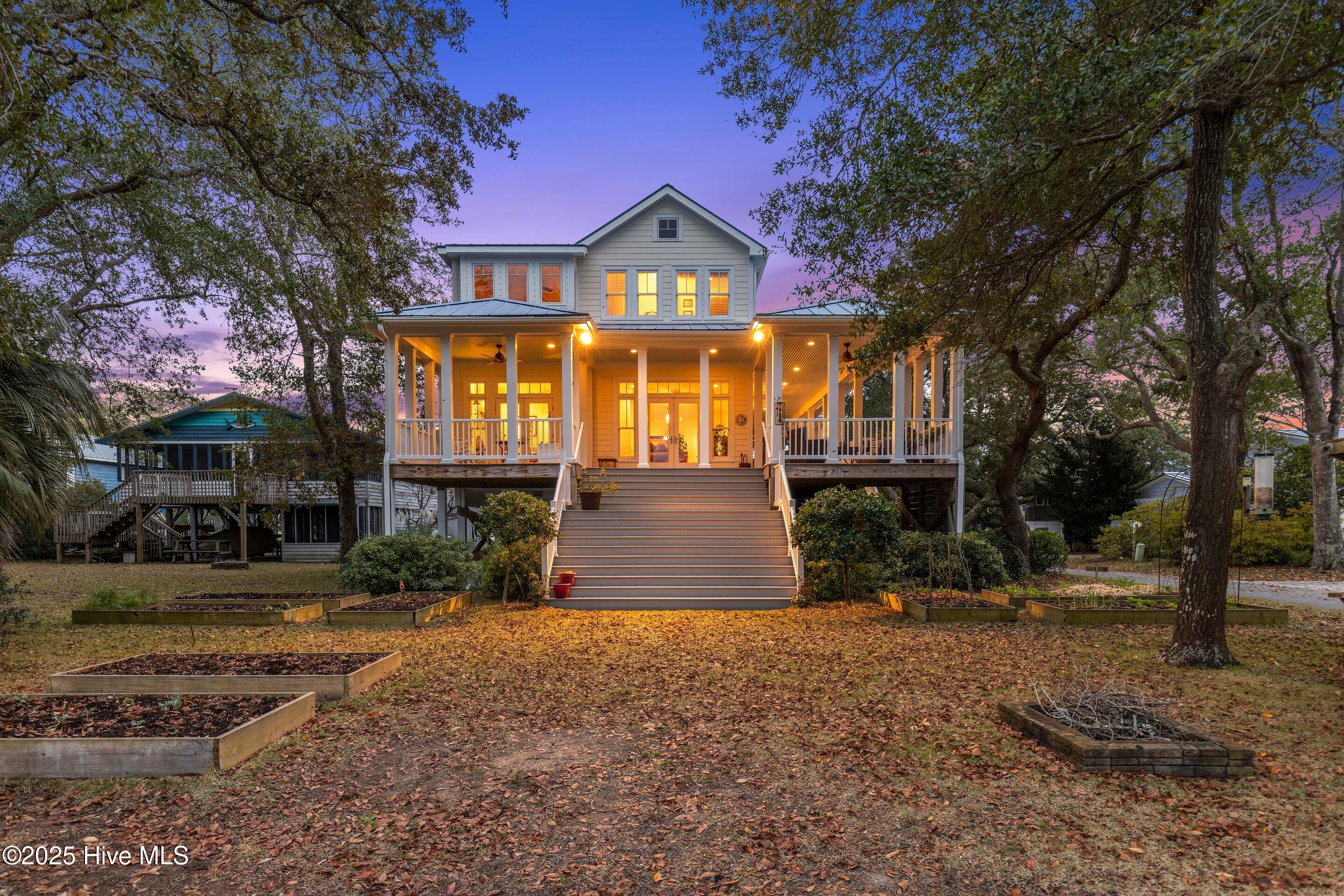 116 SW Yacht Drive