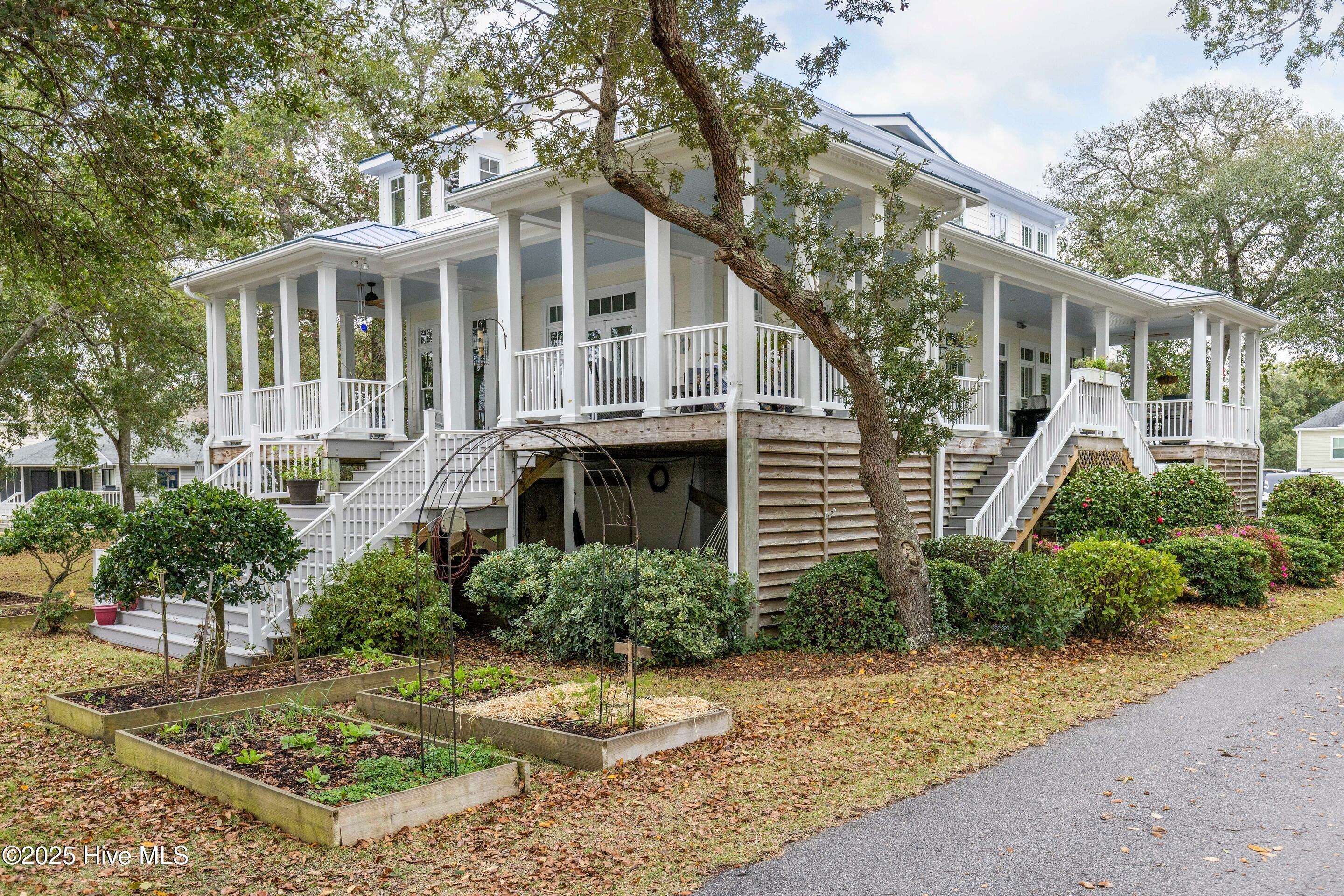 116 SW Yacht Drive