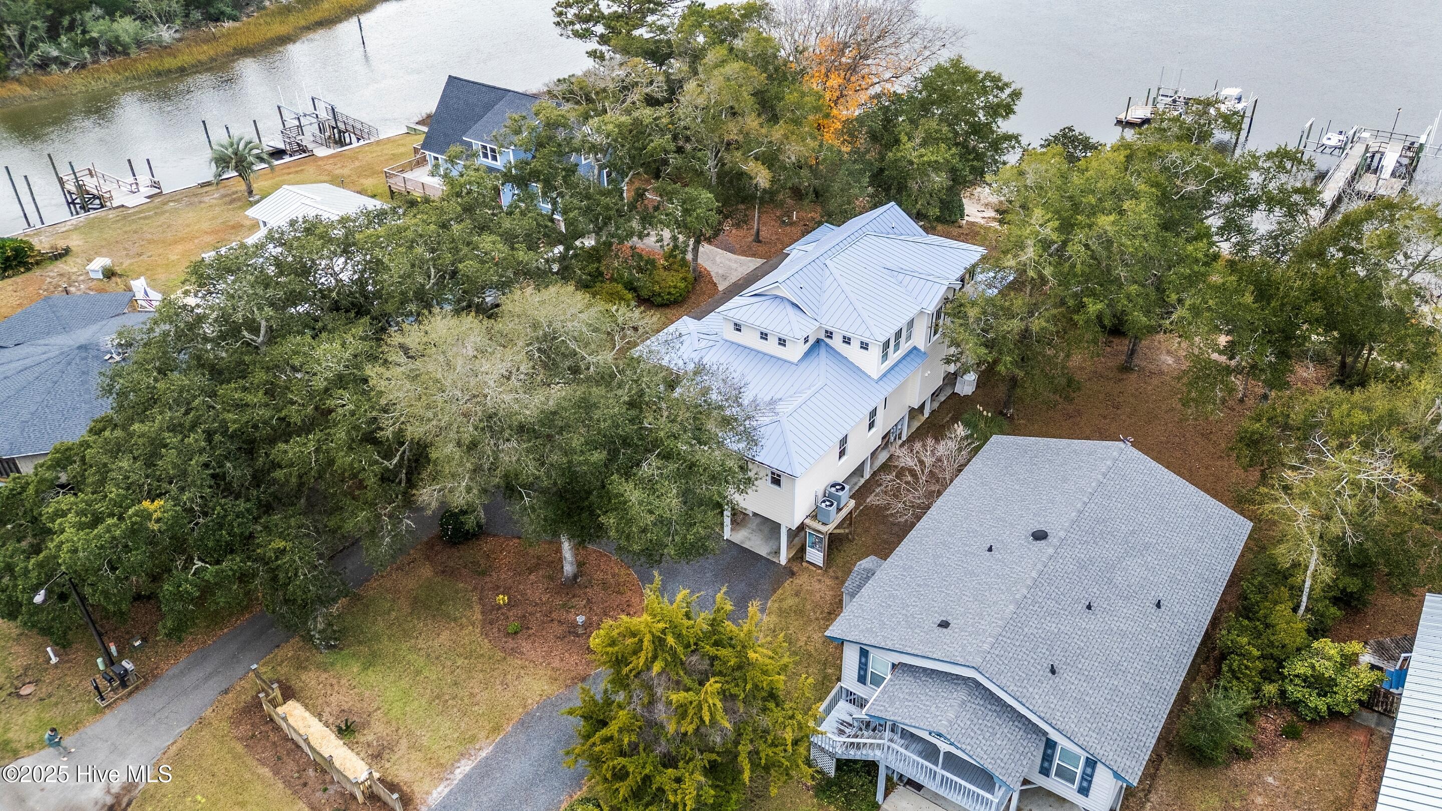 116 SW Yacht Drive