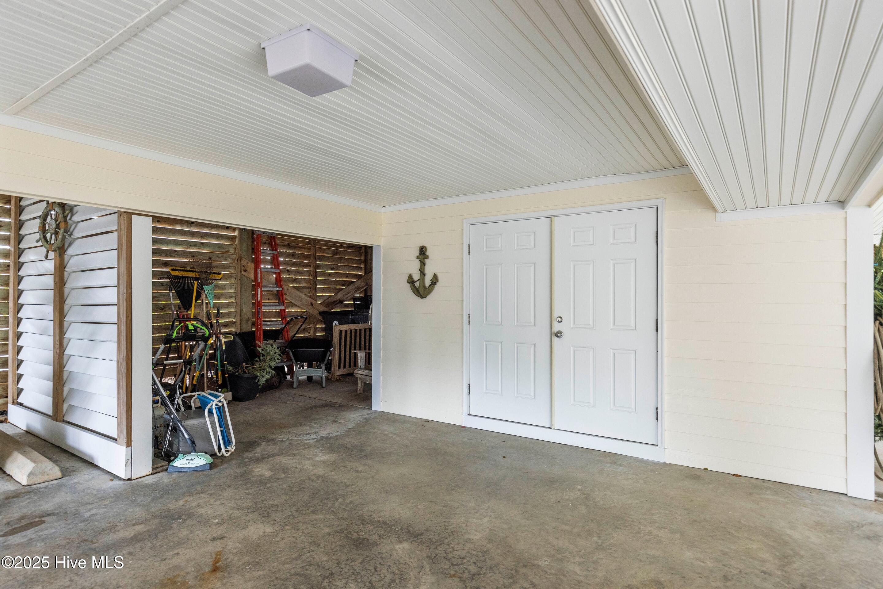 116 SW Yacht Drive