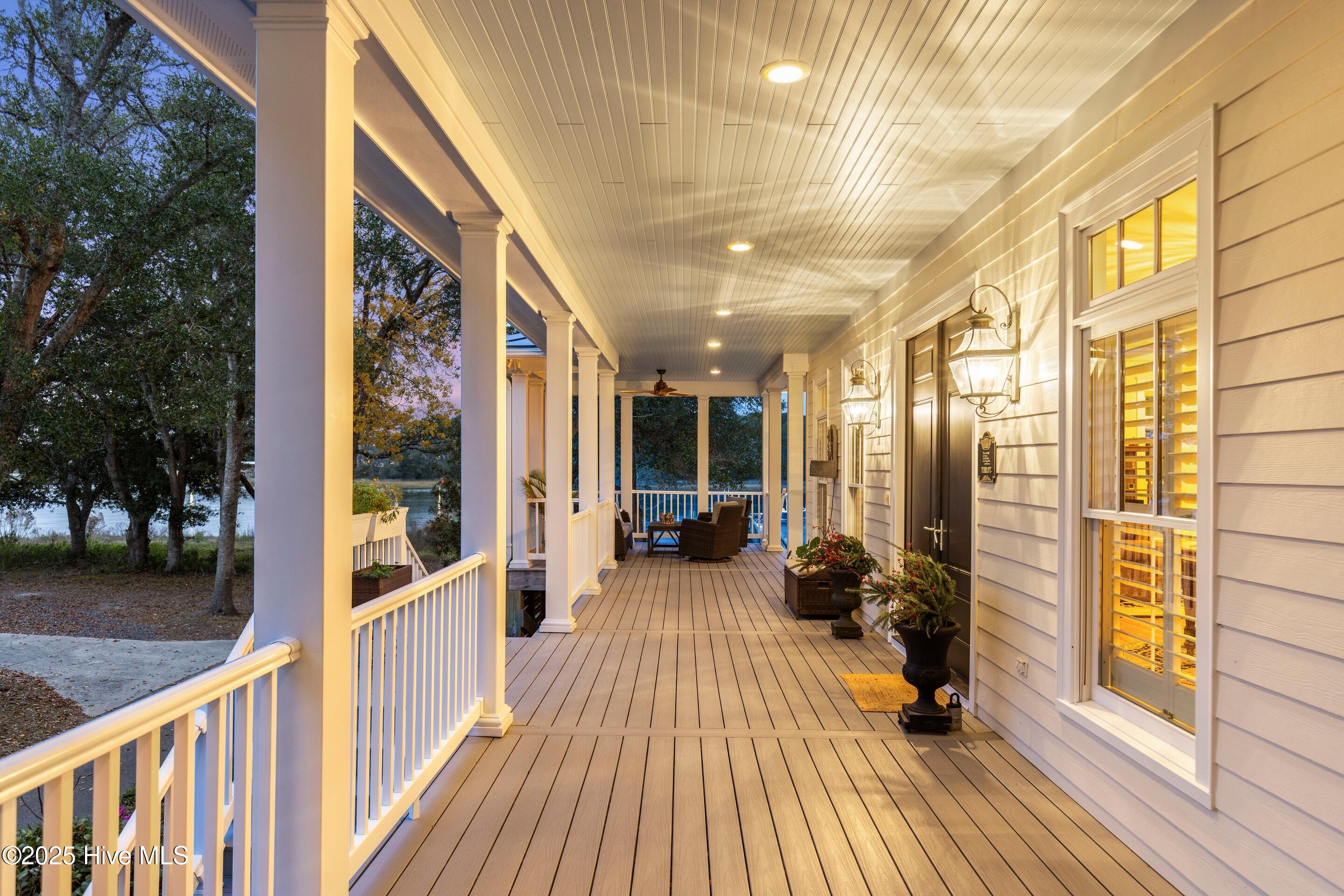116 SW Yacht Drive
