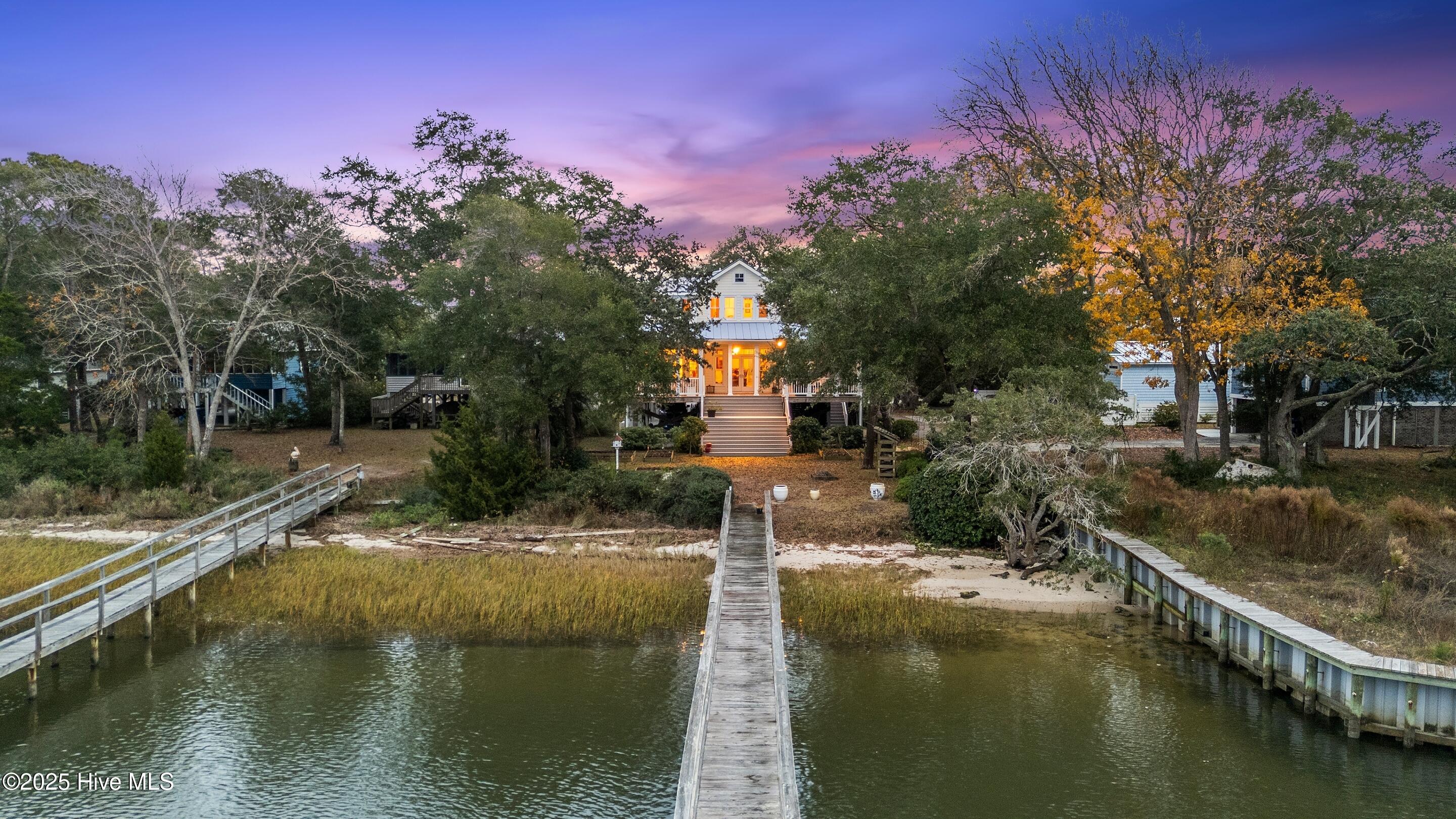 116 SW Yacht Drive