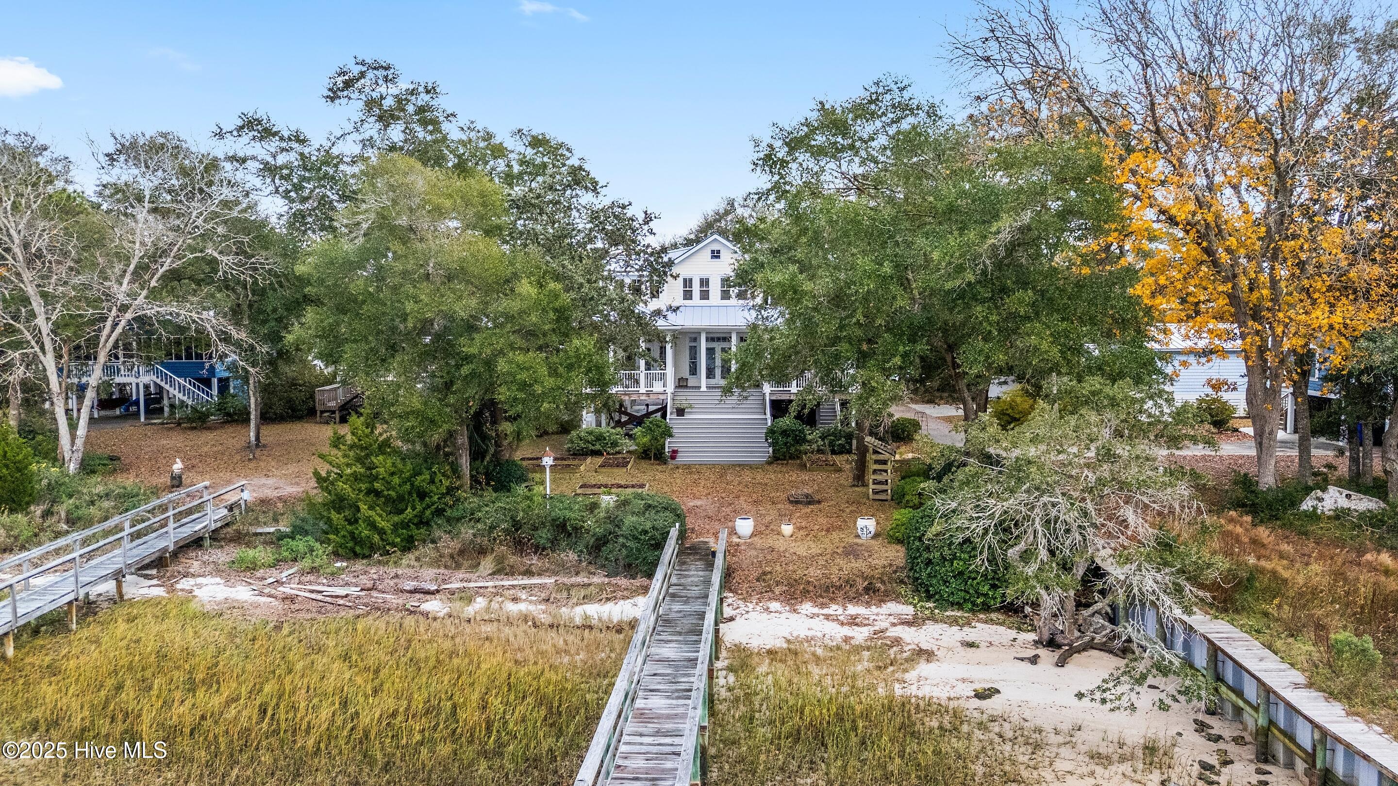 116 SW Yacht Drive