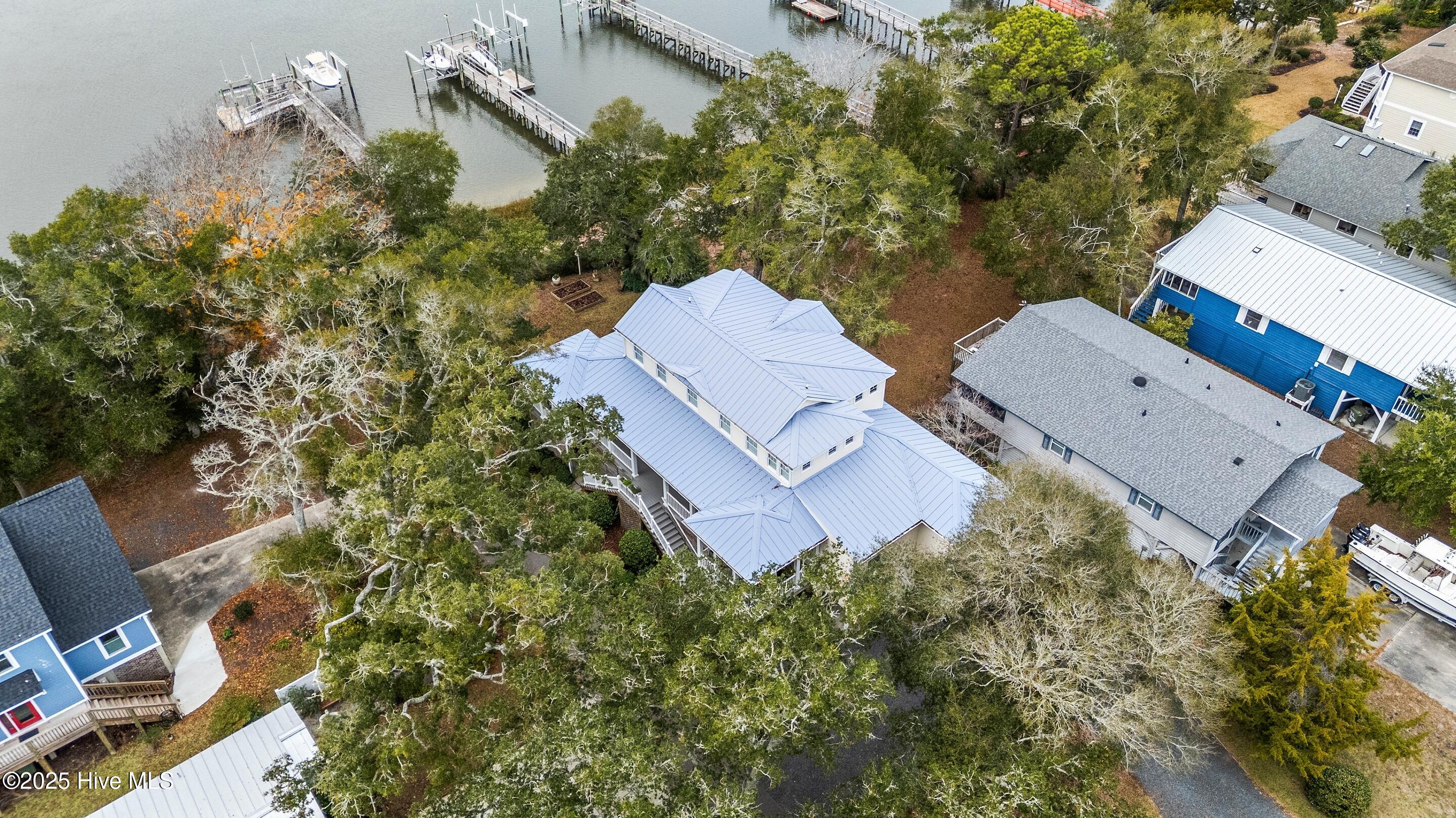 116 SW Yacht Drive