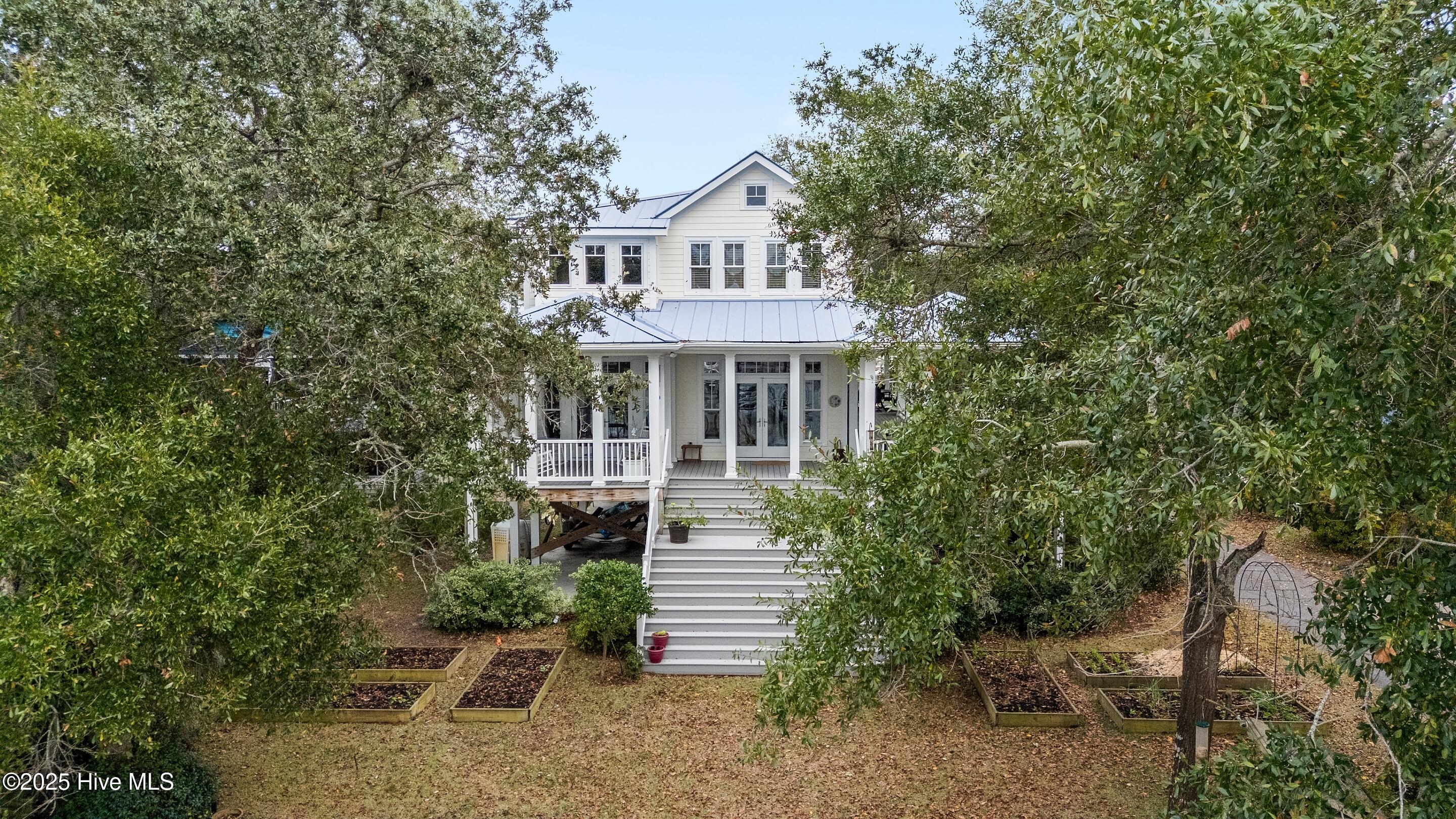 116 SW Yacht Drive