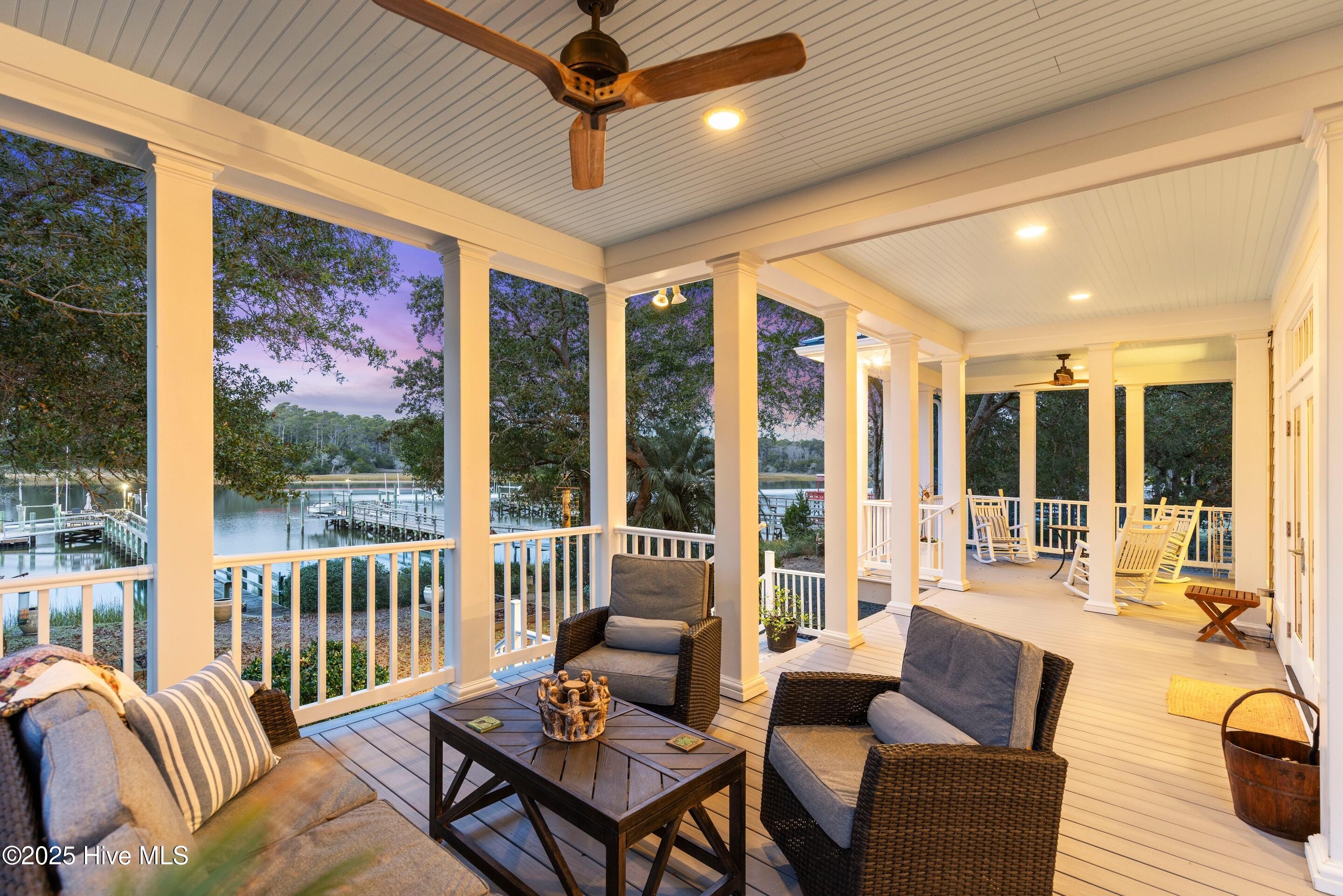 116 SW Yacht Drive