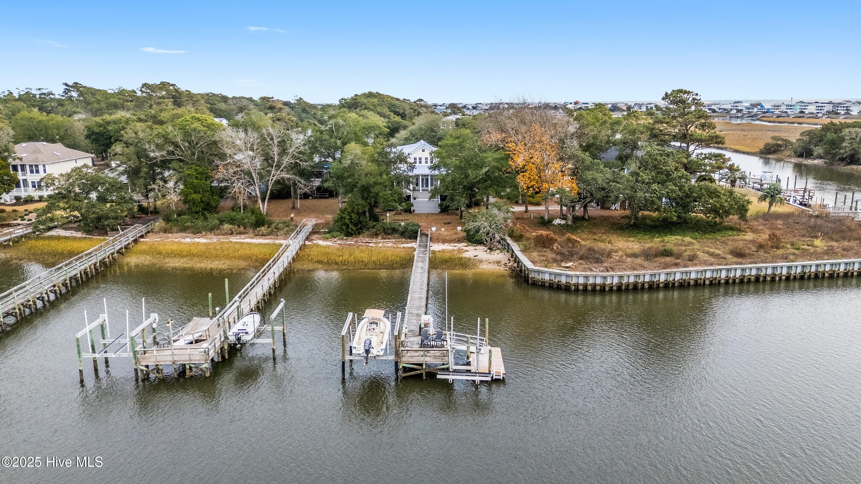 116 SW Yacht Drive