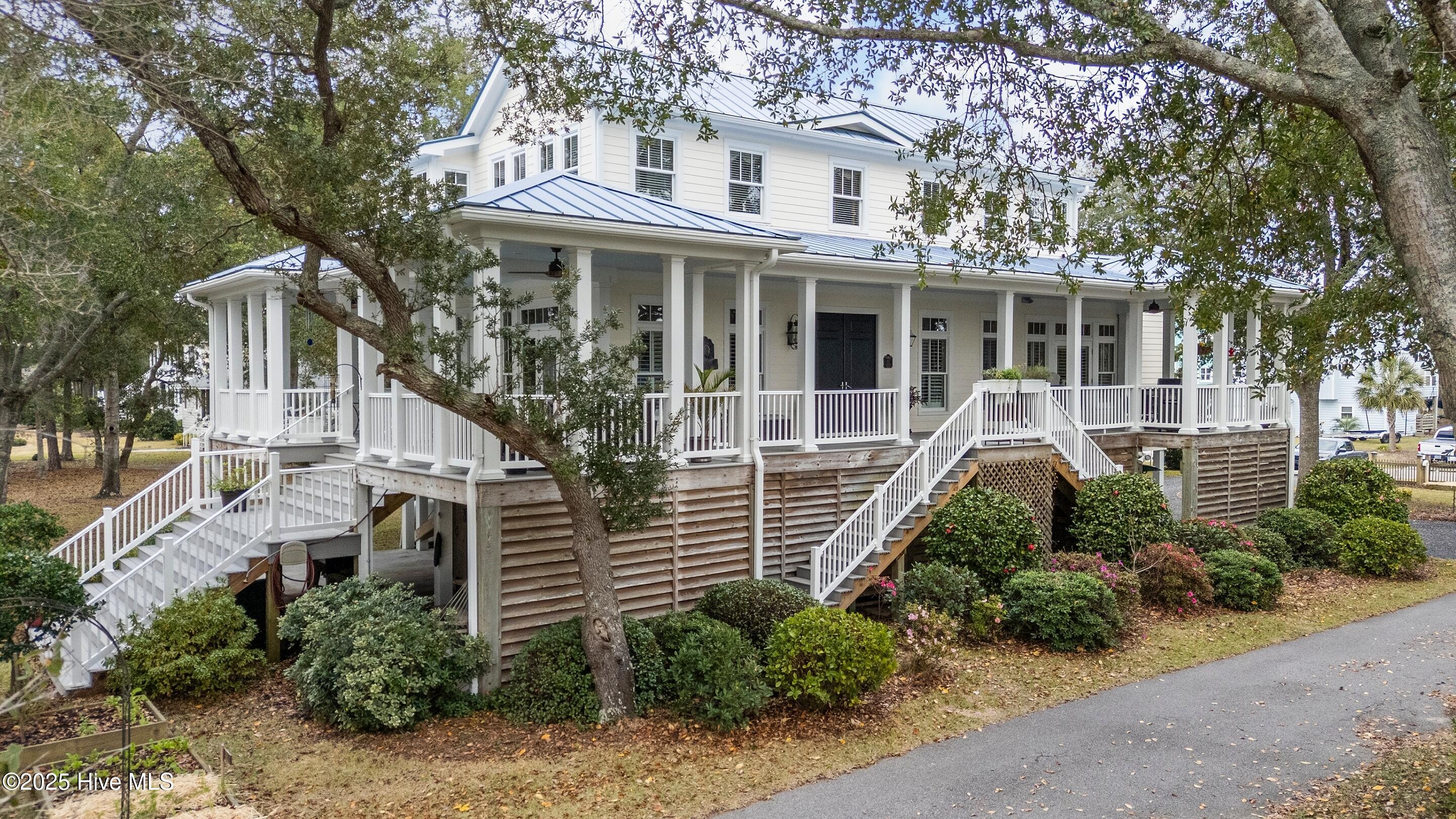 116 SW Yacht Drive