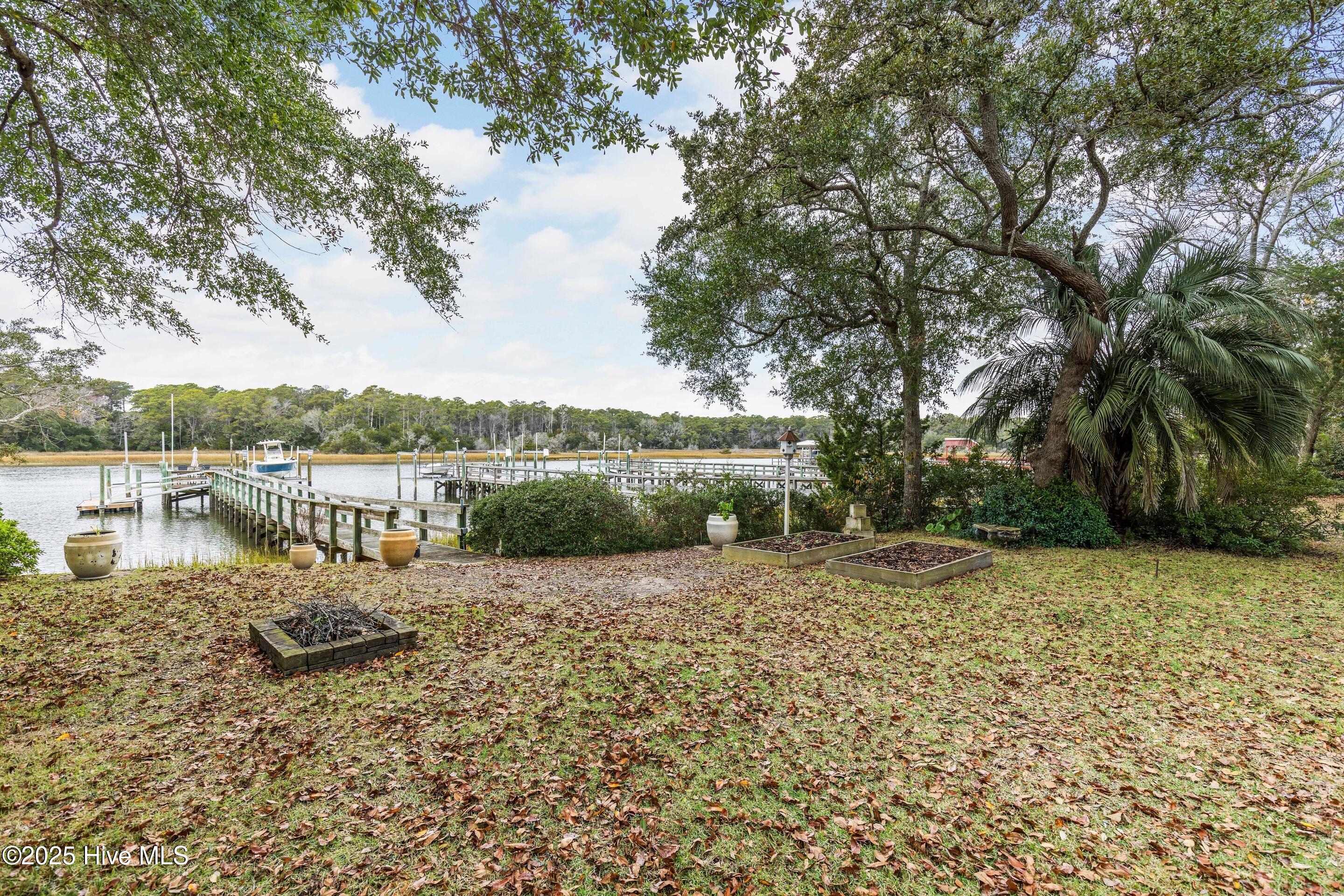 116 SW Yacht Drive