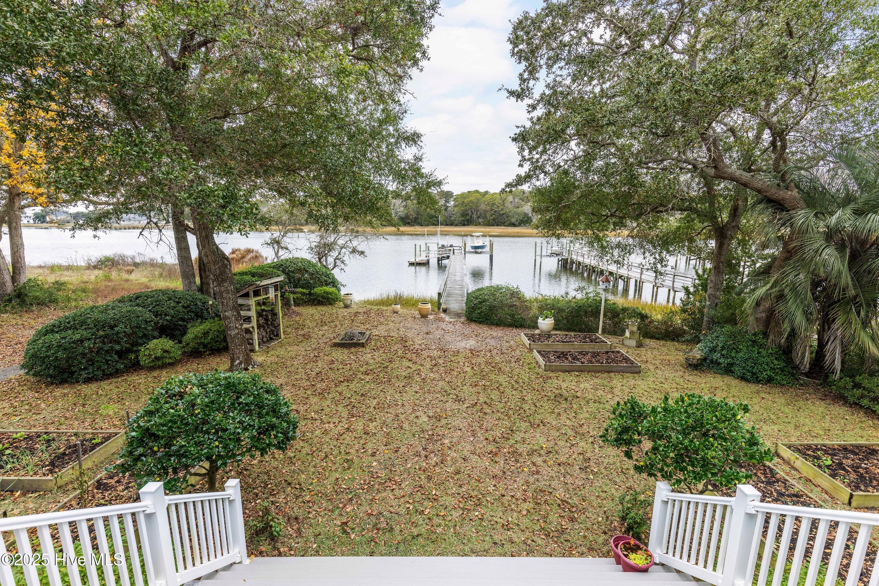 116 SW Yacht Drive