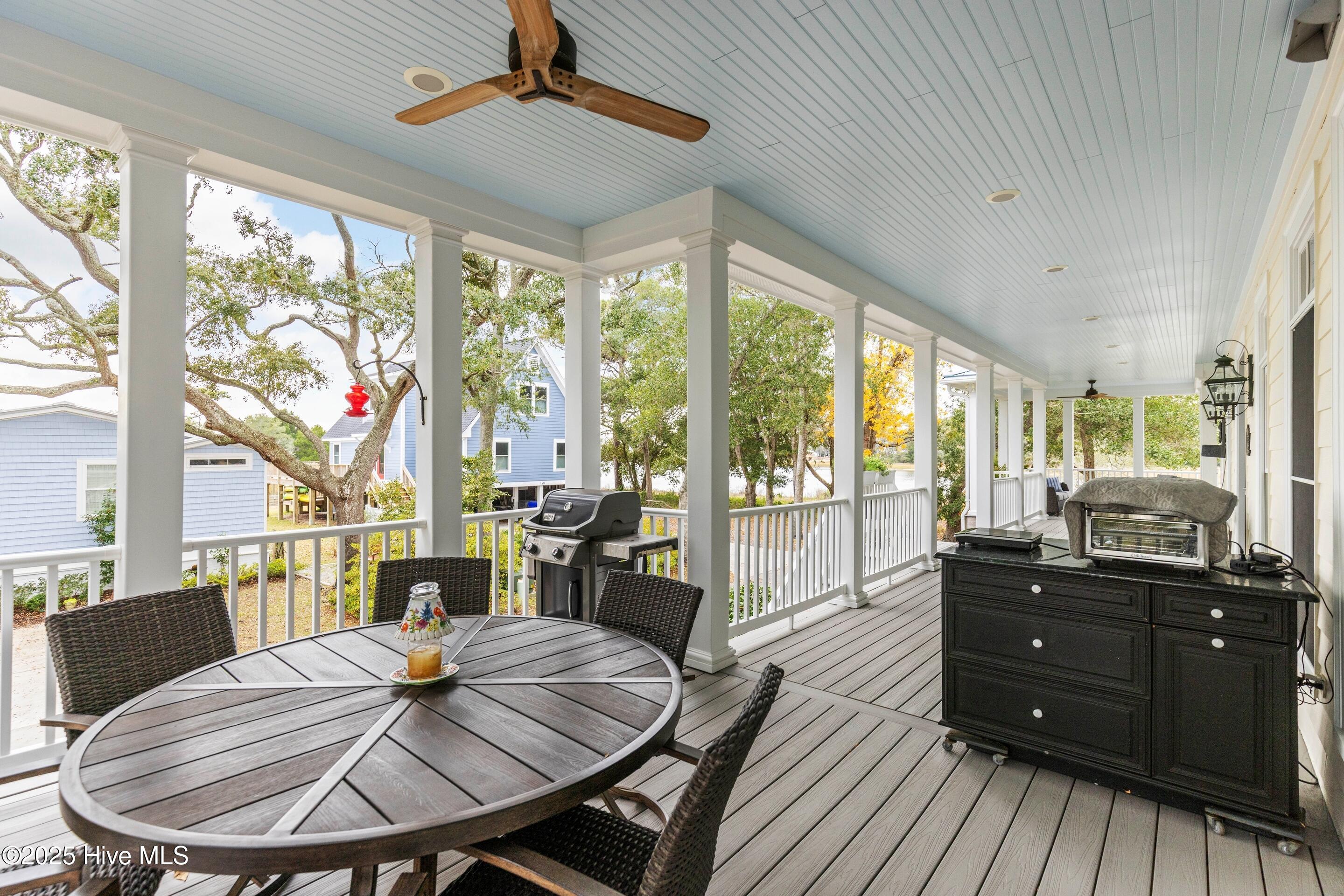 116 SW Yacht Drive