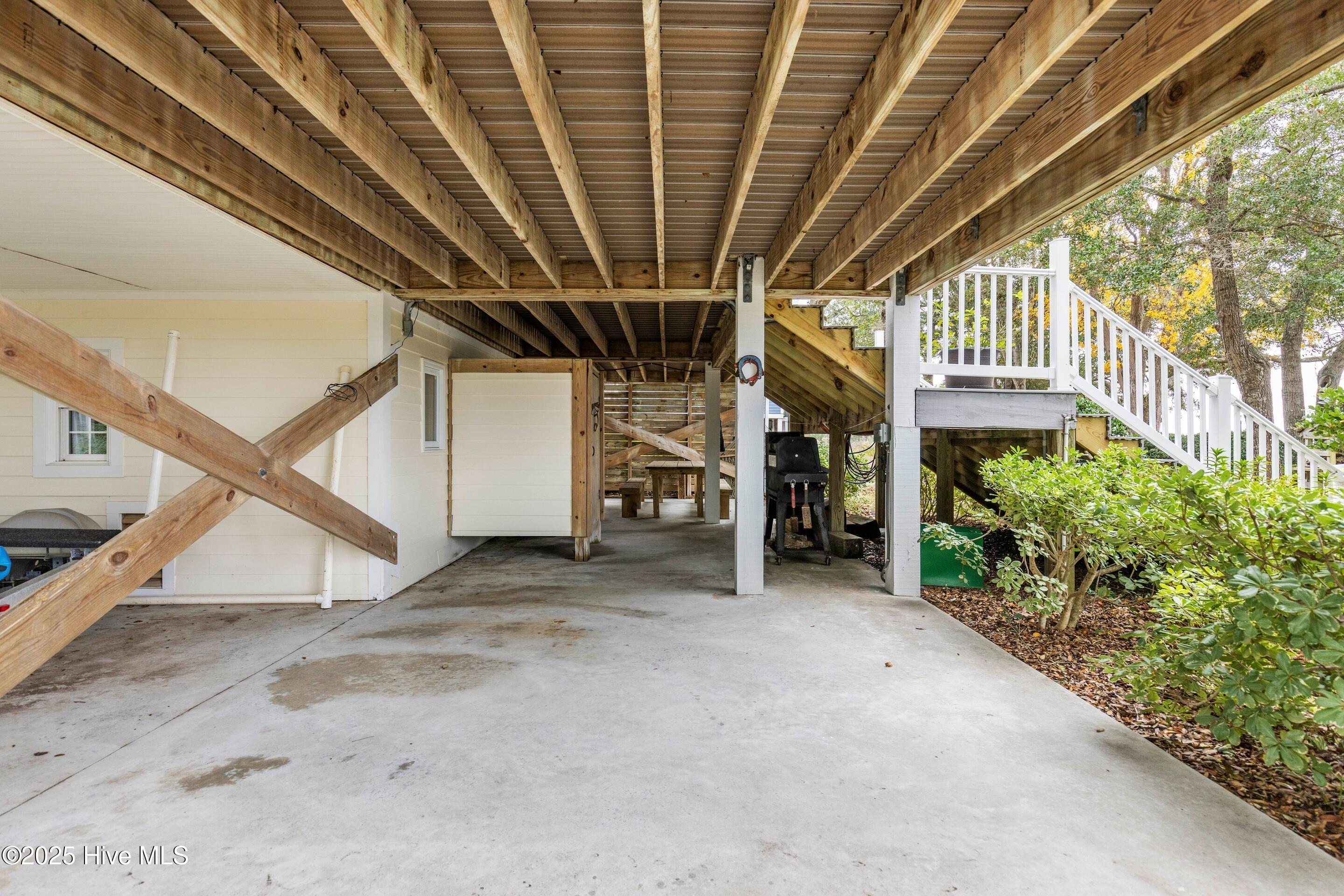 116 SW Yacht Drive