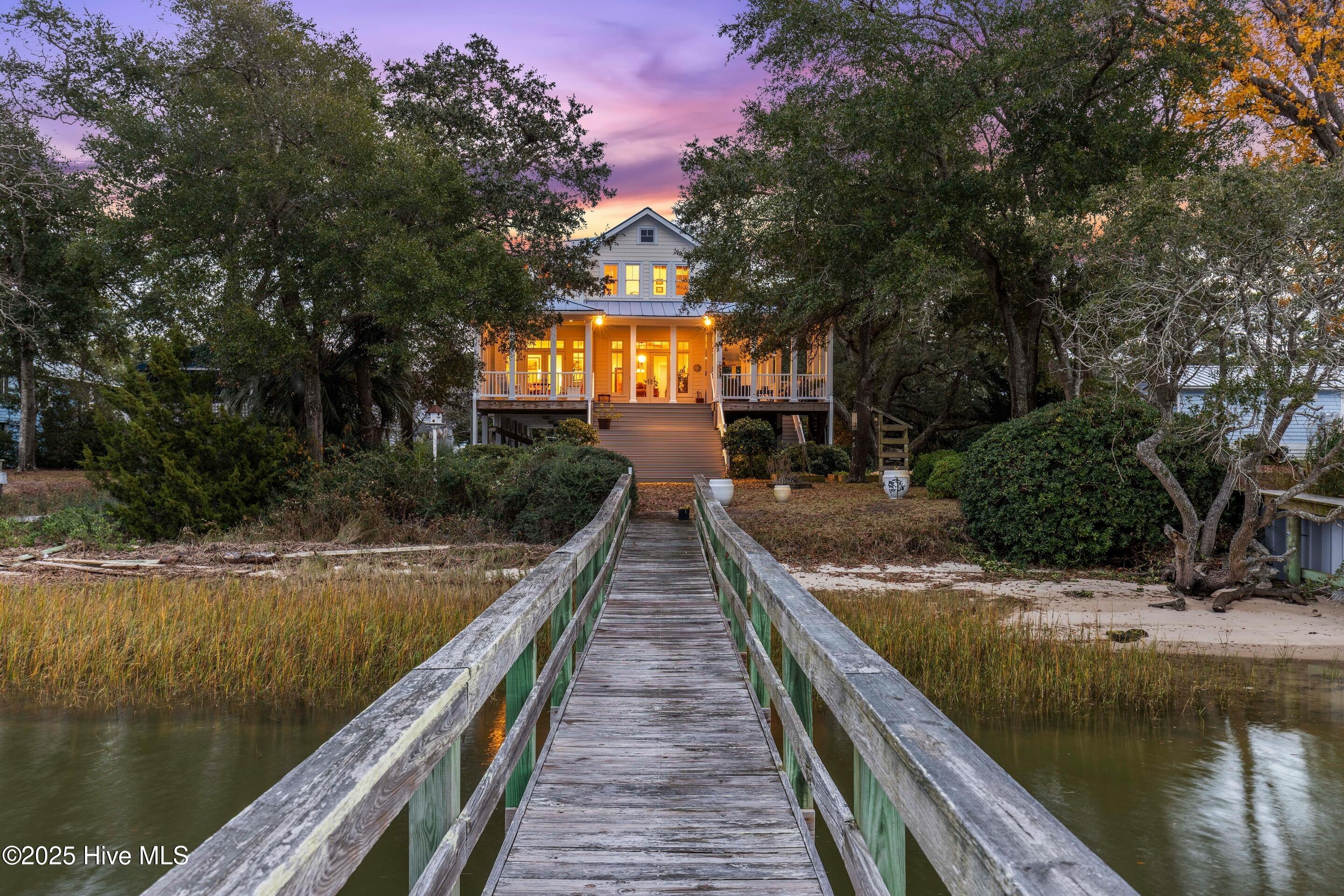 116 SW Yacht Drive