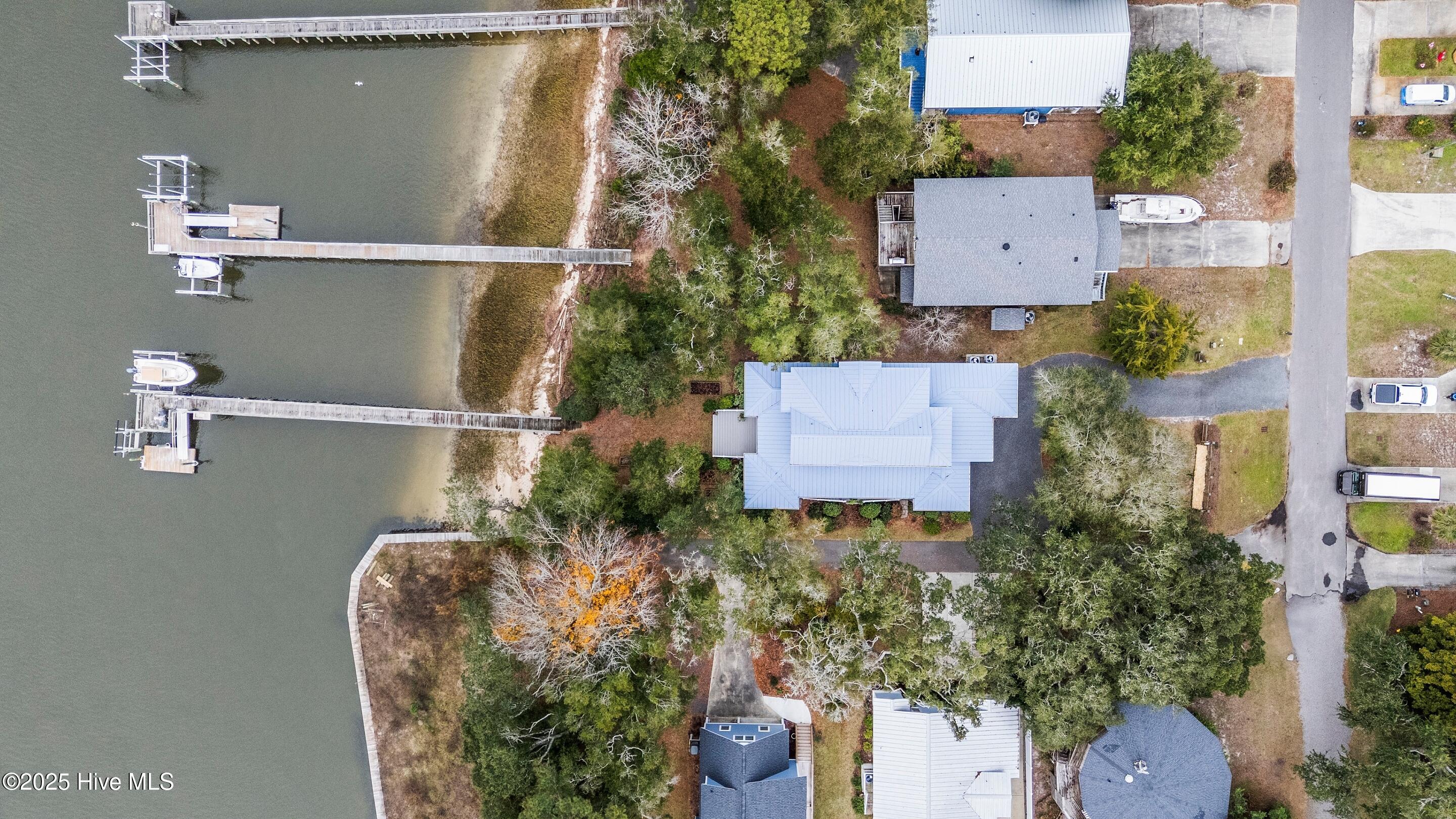 116 SW Yacht Drive