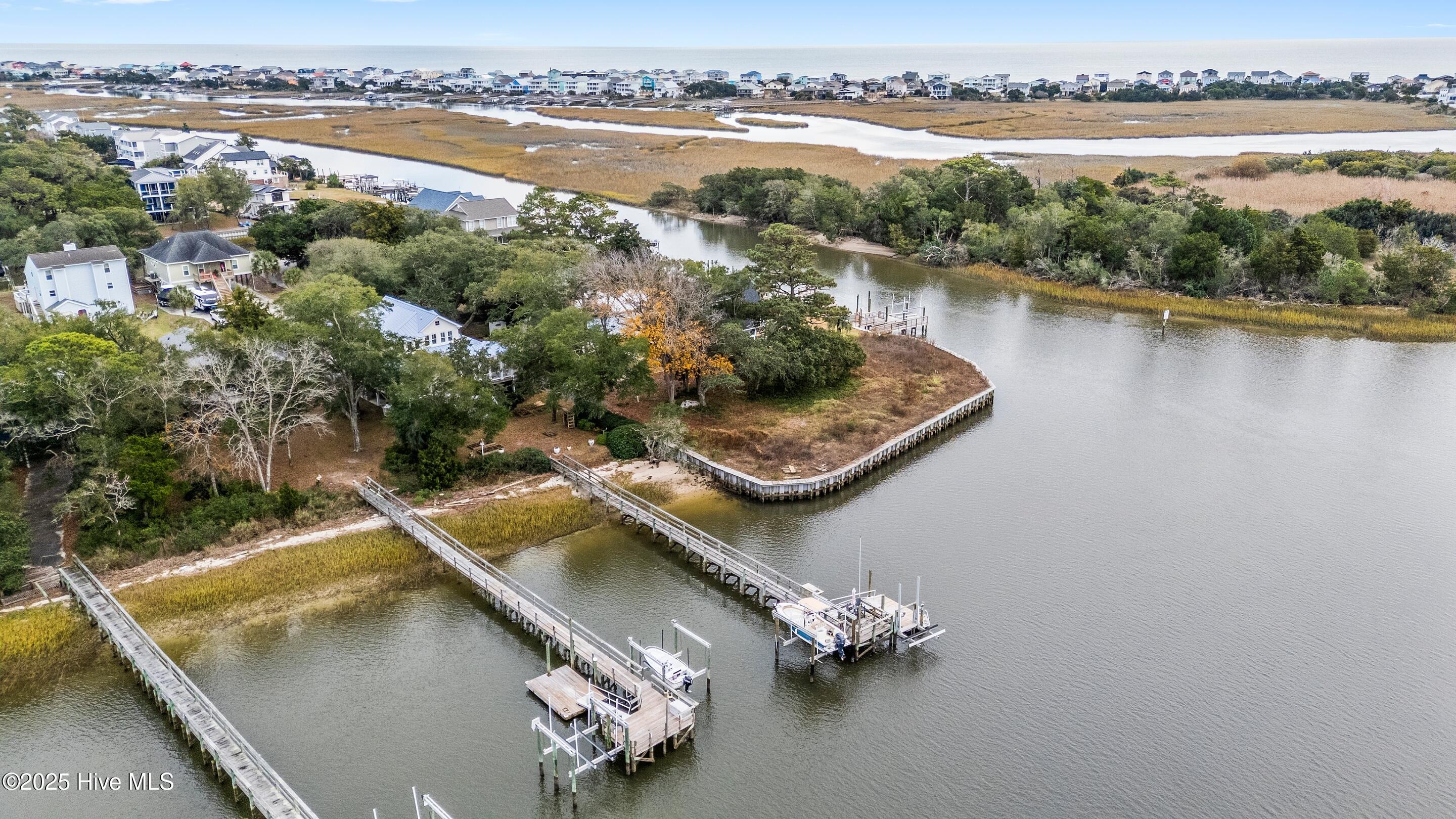 116 SW Yacht Drive