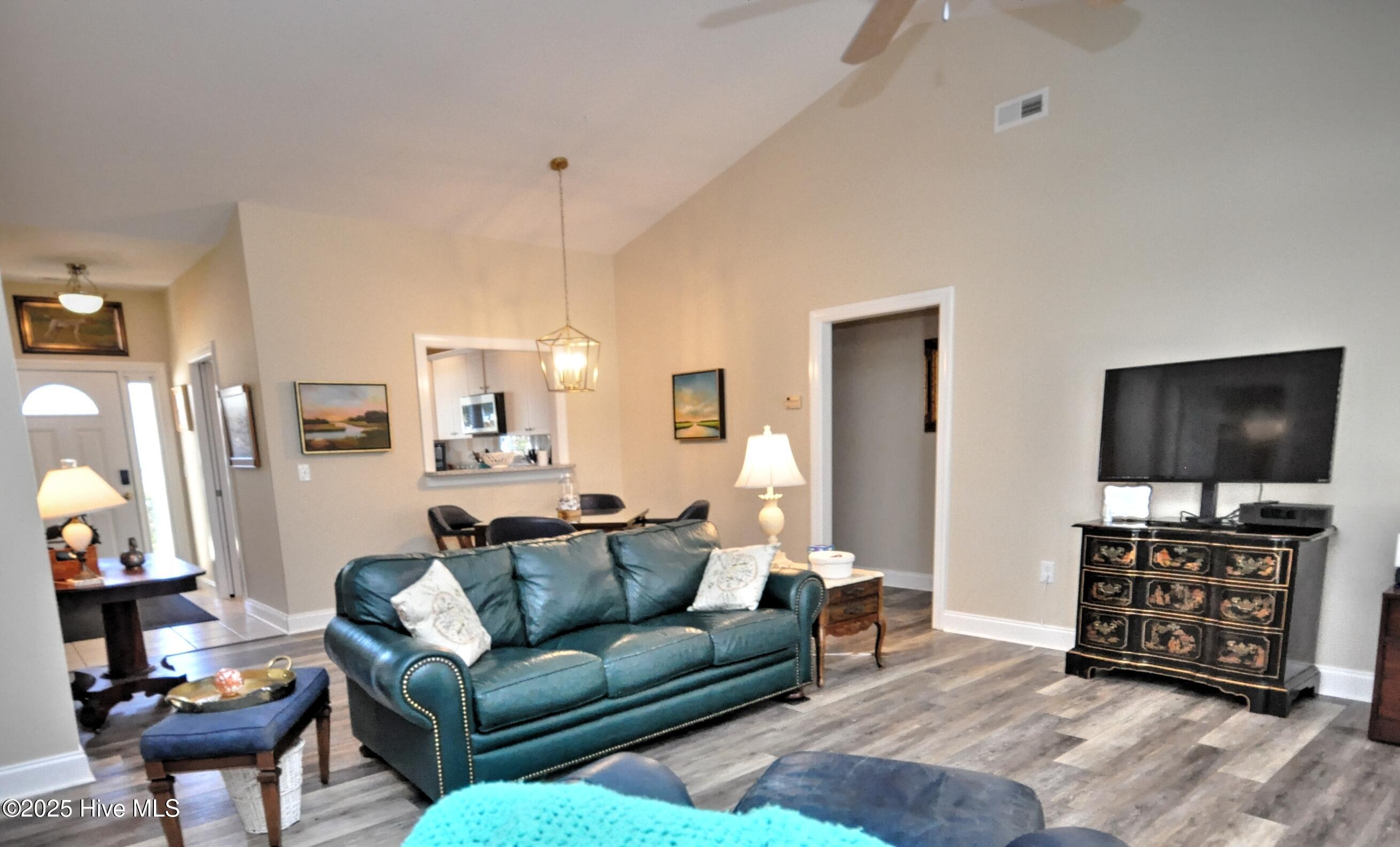 37 Forest Oaks Drive