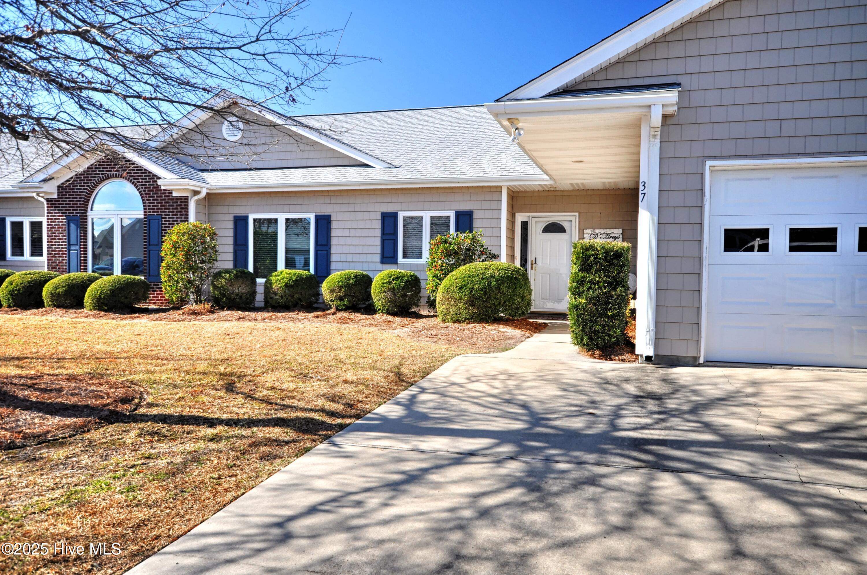 37 Forest Oaks Drive