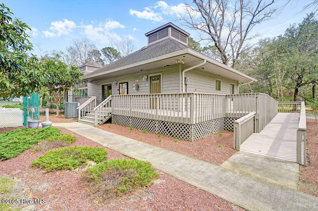 633 63 Pelican Circle SE