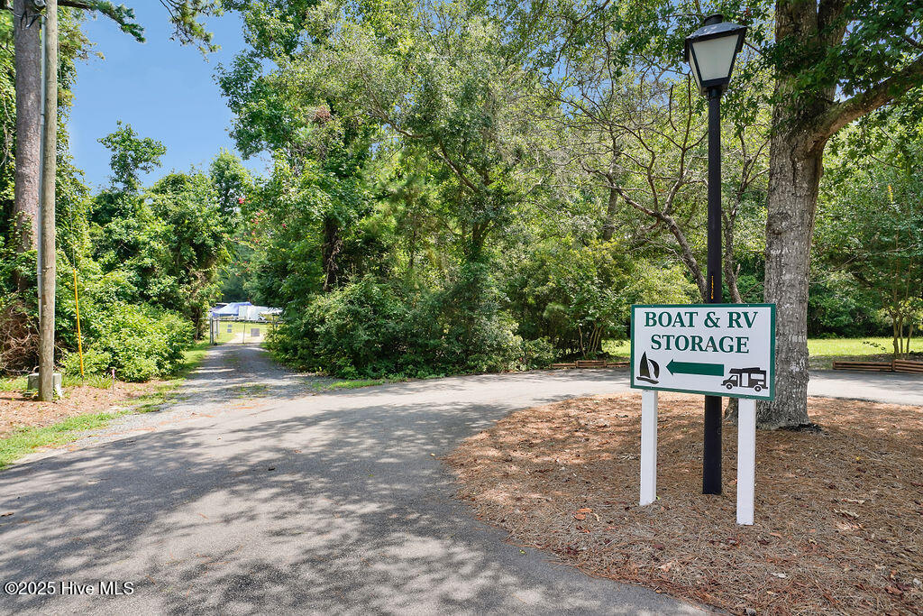 633 63 Pelican Circle SE