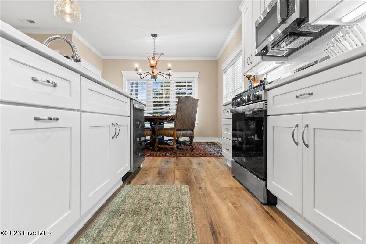 458 Raven Glen Drive