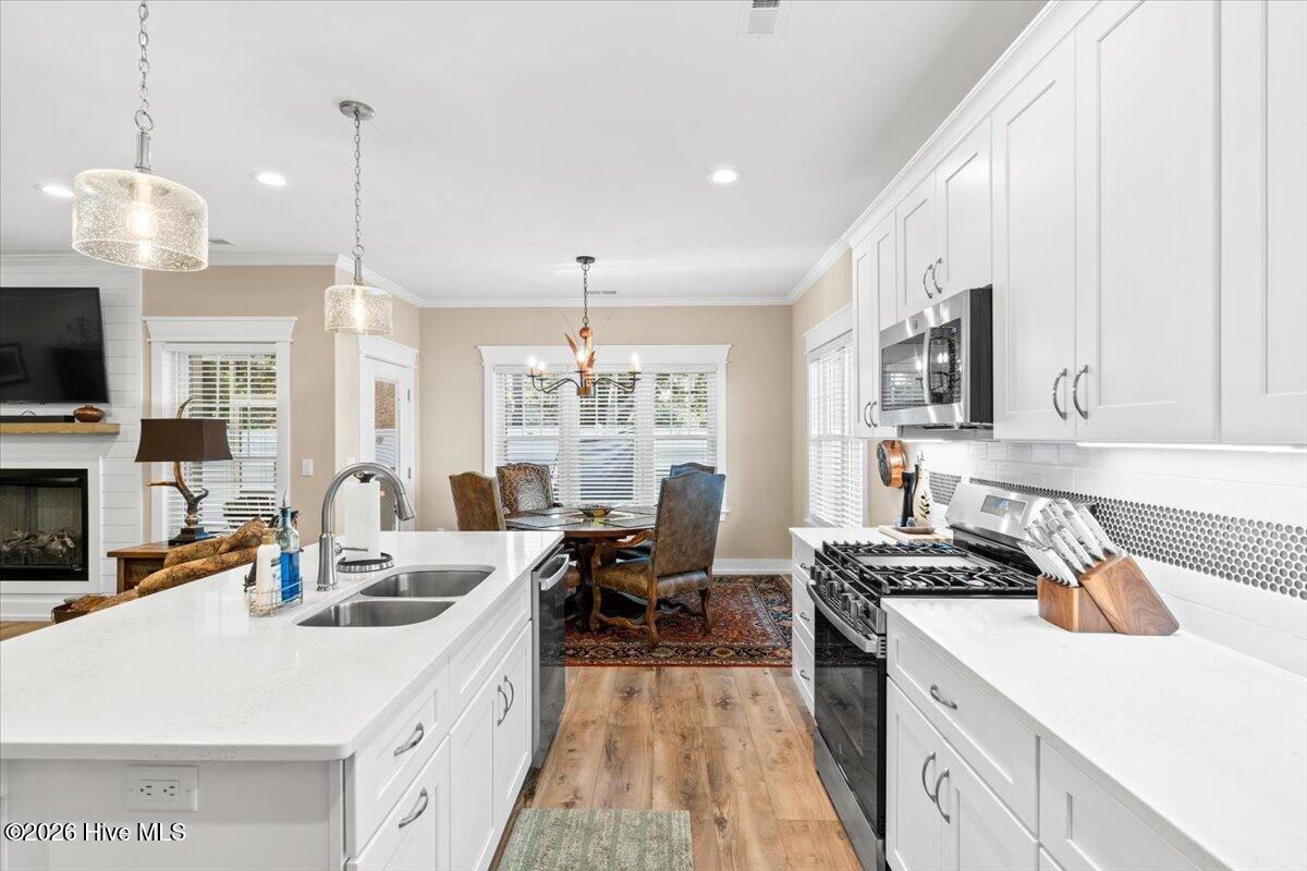 458 Raven Glen Drive