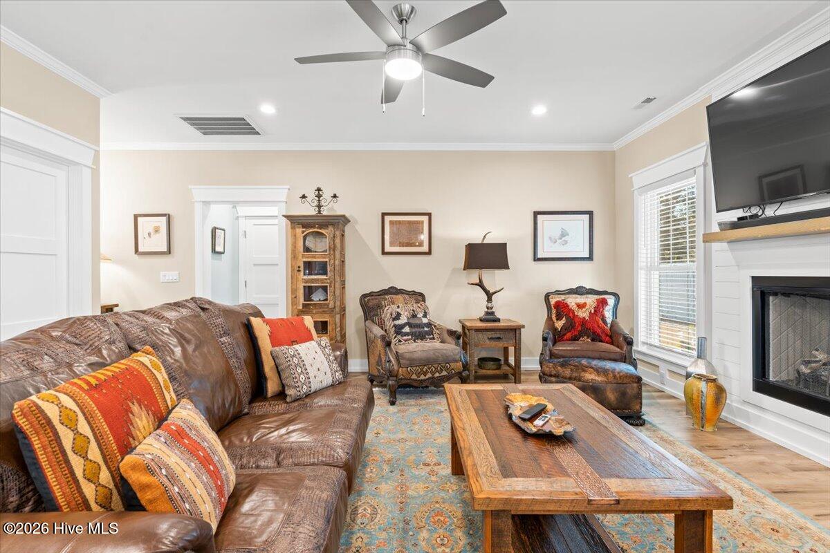 458 Raven Glen Drive