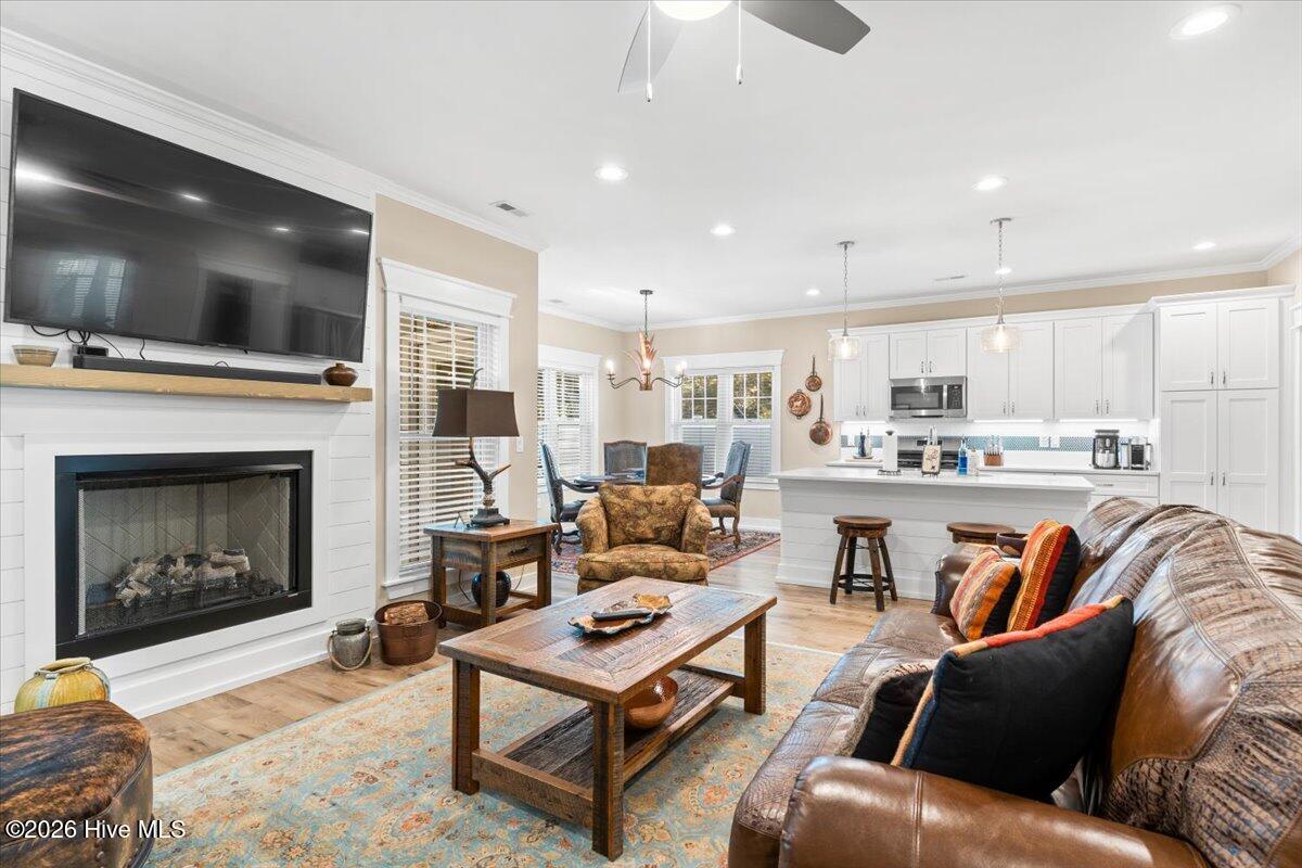 458 Raven Glen Drive