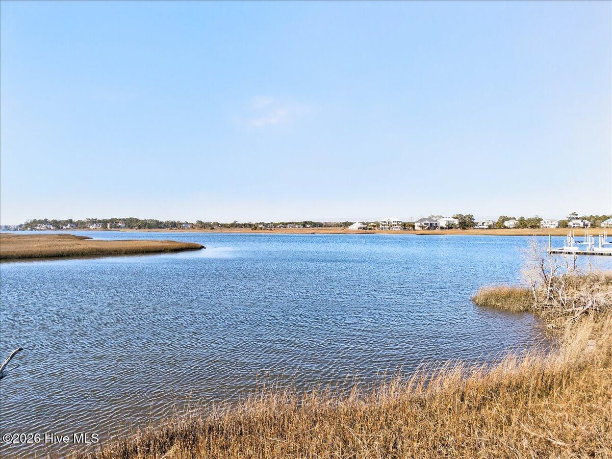 102 Lucas Cove