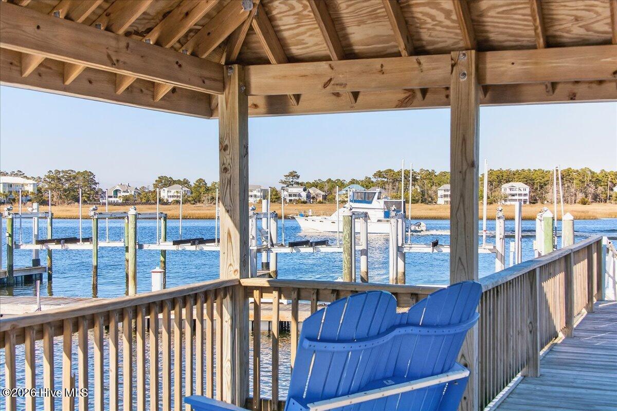 102 Lucas Cove