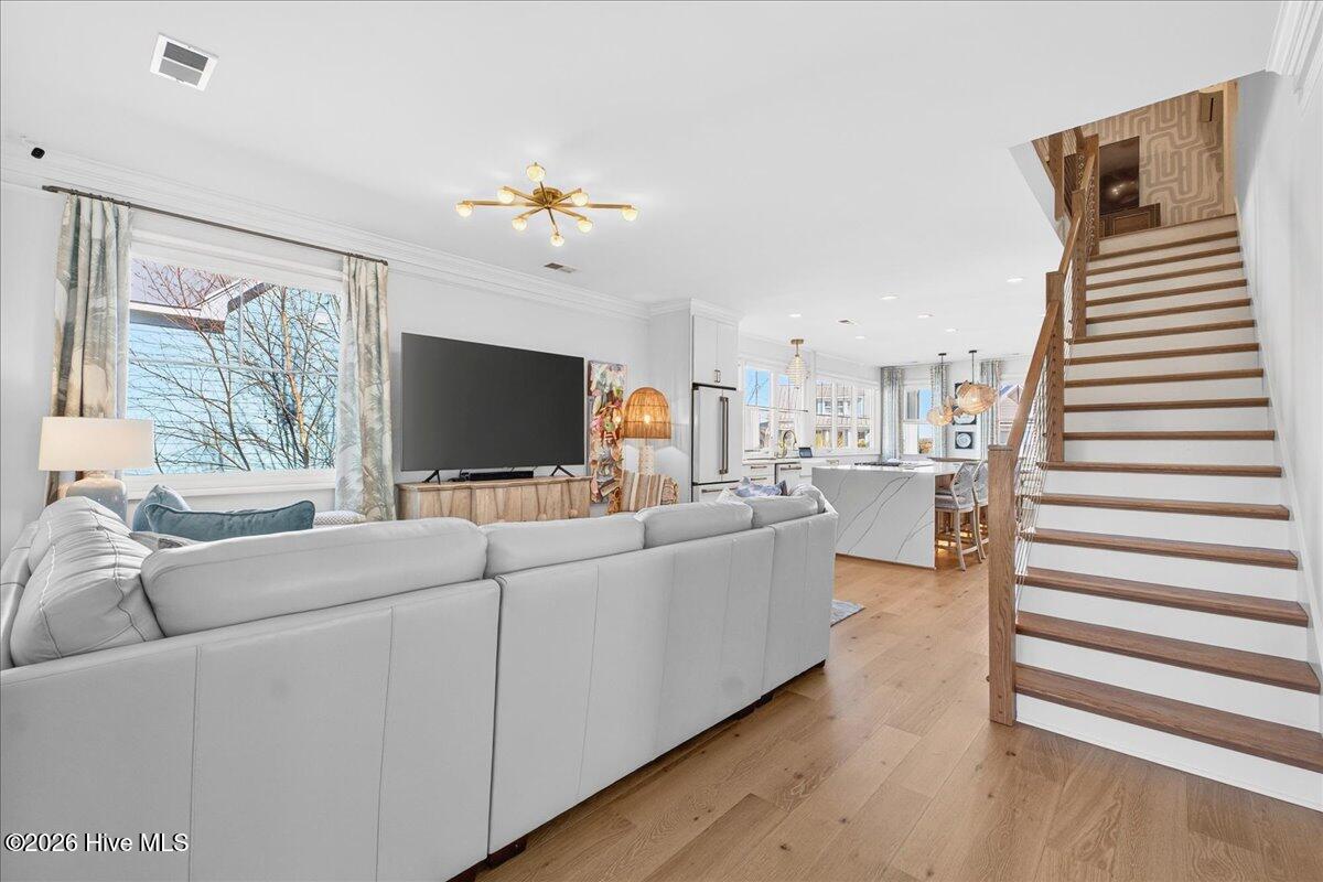 102 Lucas Cove