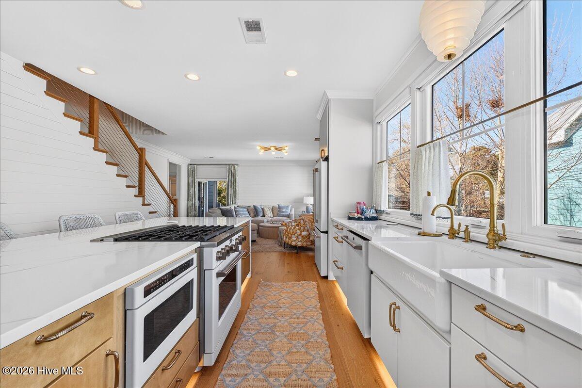 102 Lucas Cove
