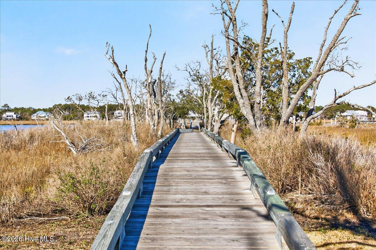 102 Lucas Cove