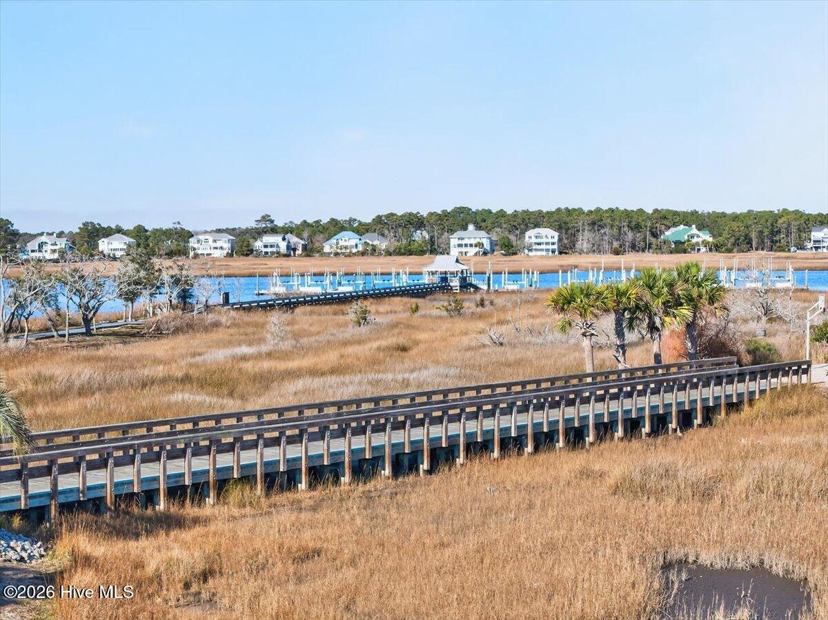 102 Lucas Cove