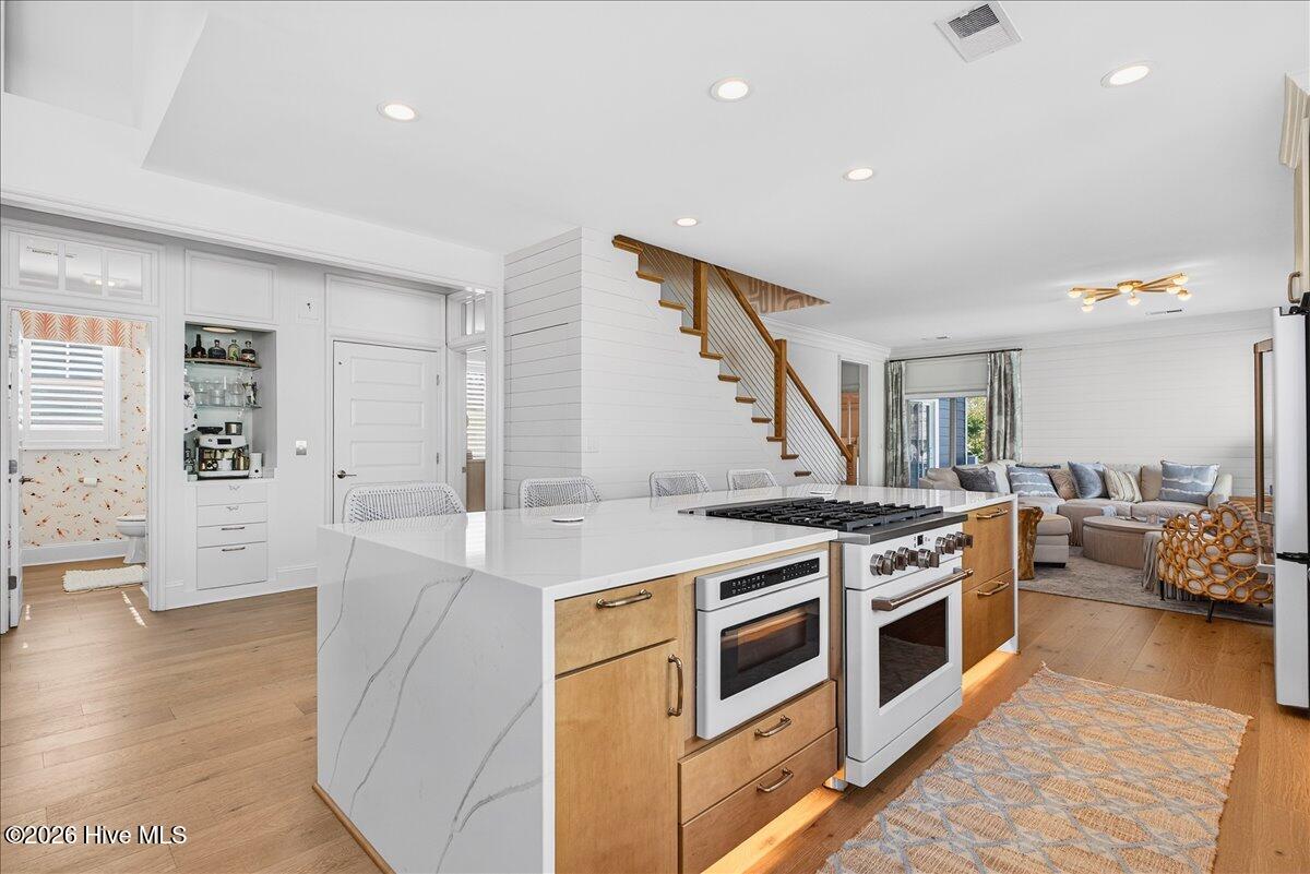 102 Lucas Cove