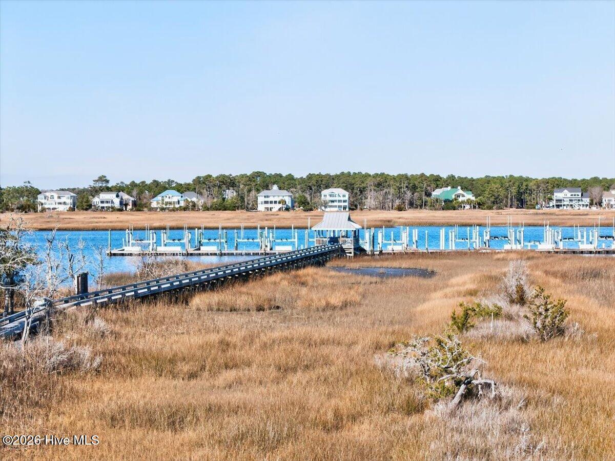 102 Lucas Cove