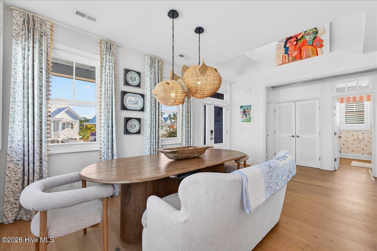 102 Lucas Cove