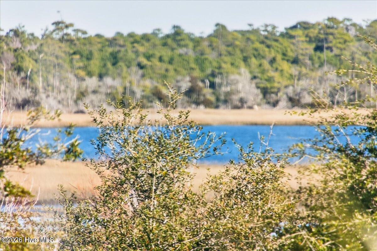 102 Lucas Cove