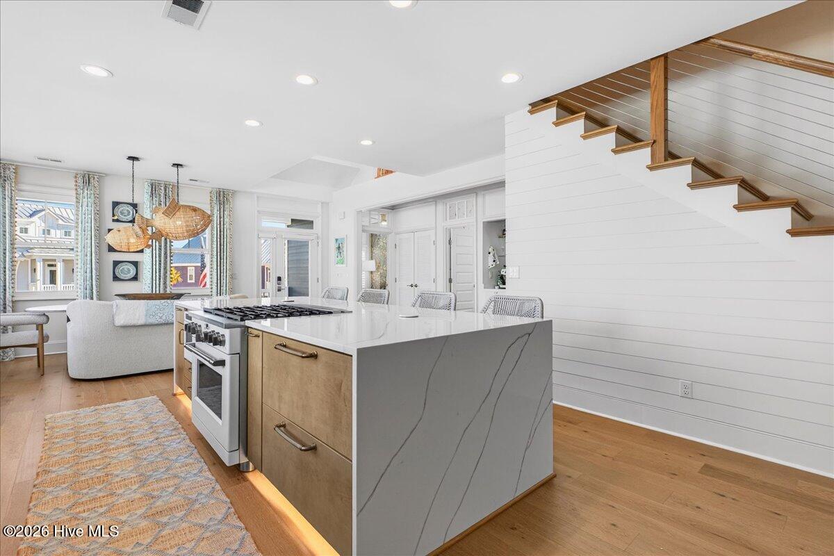 102 Lucas Cove
