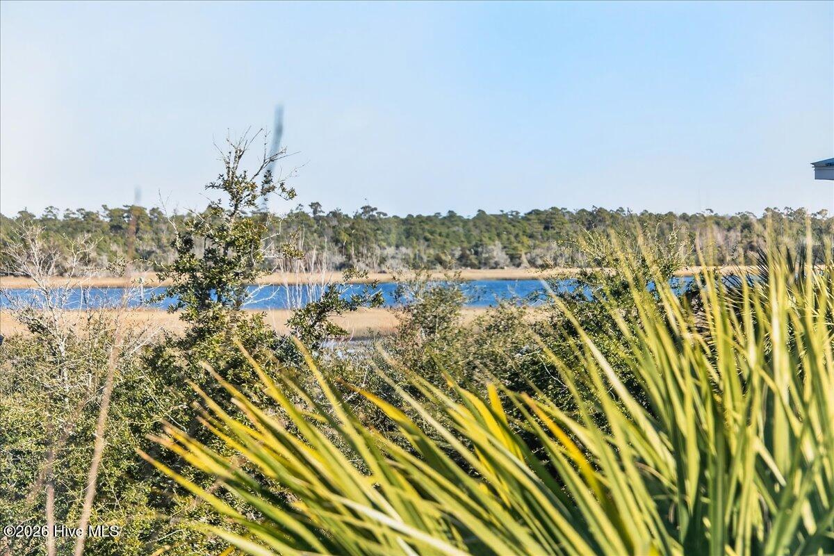 102 Lucas Cove