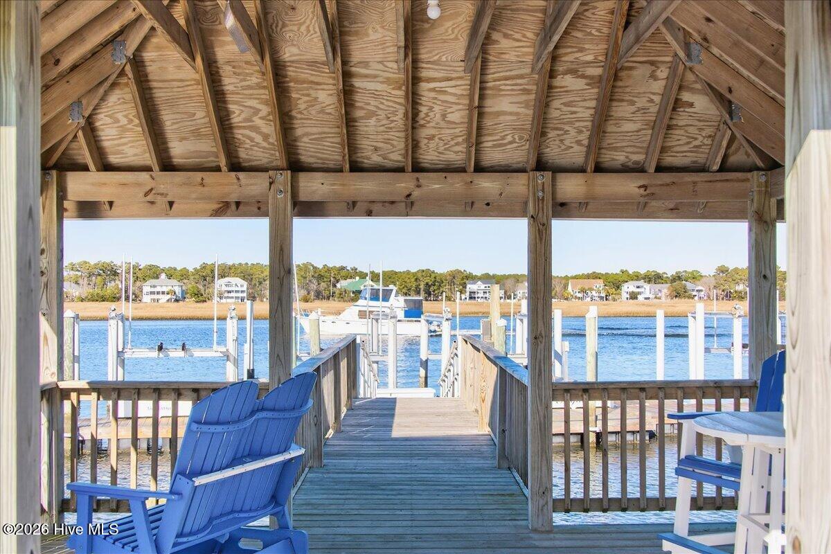 102 Lucas Cove