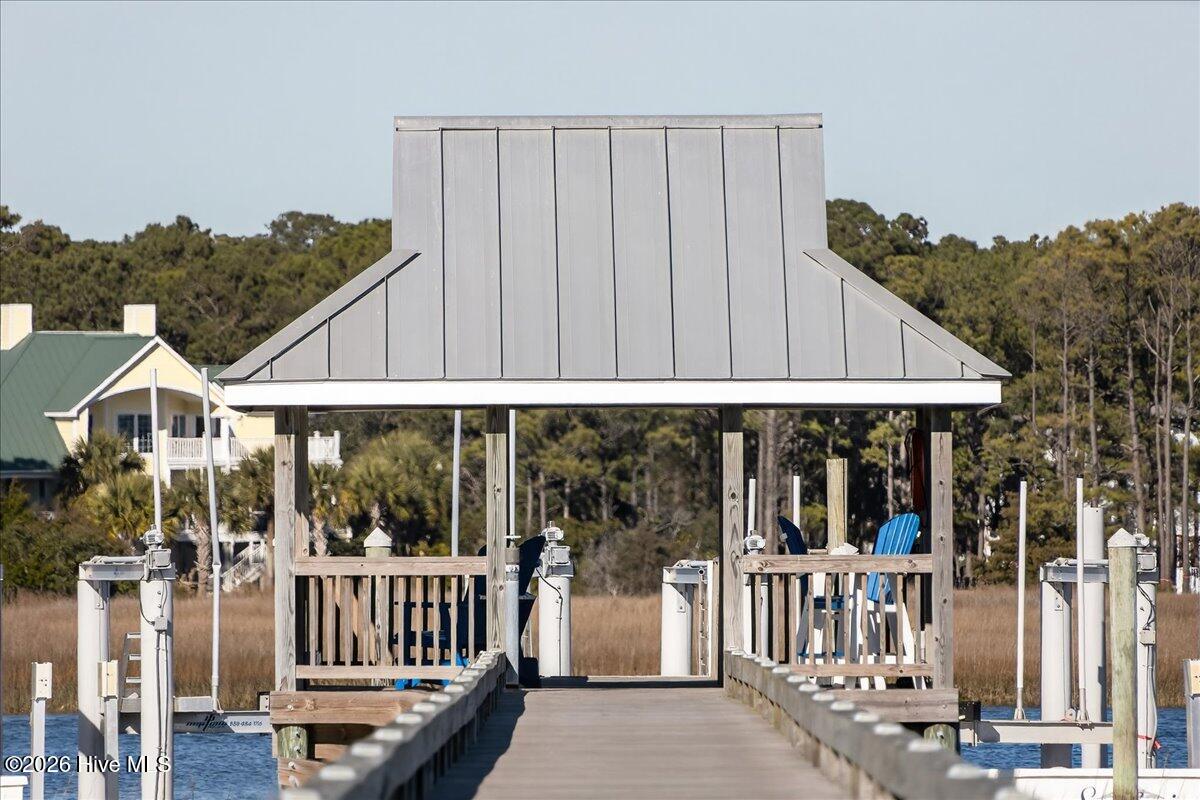 102 Lucas Cove