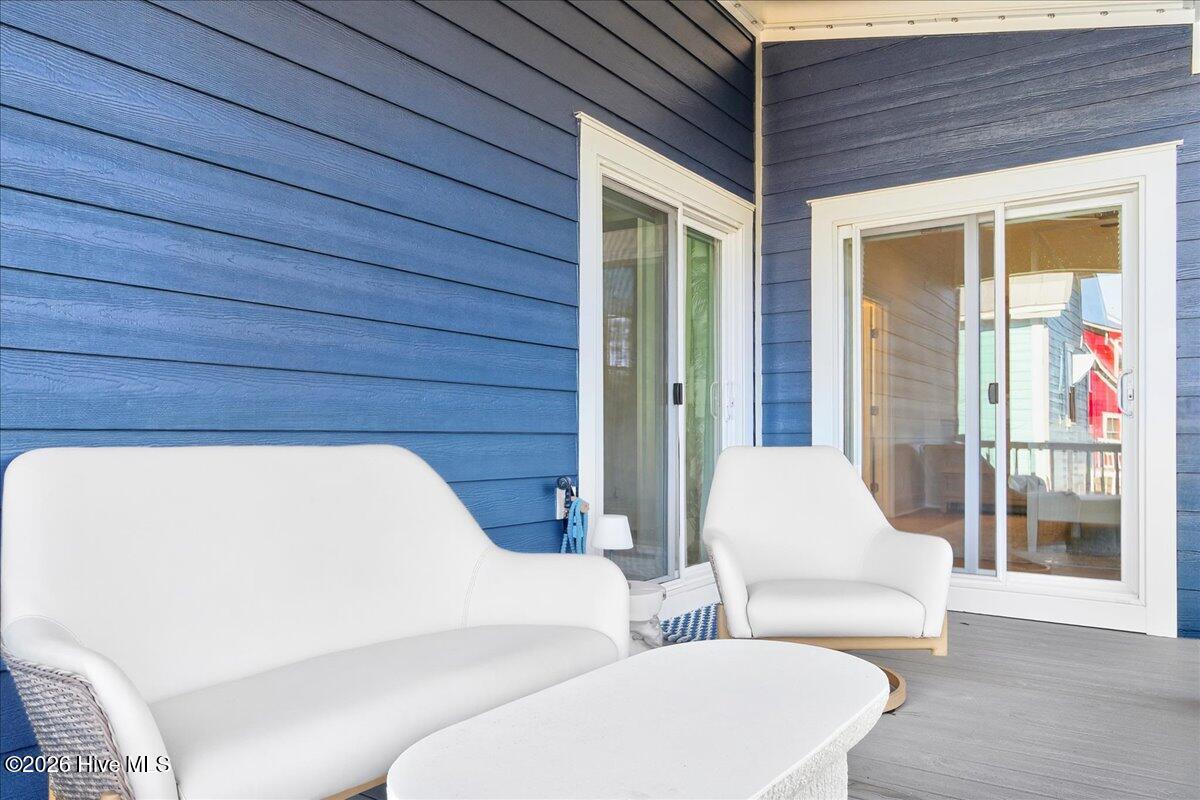 102 Lucas Cove