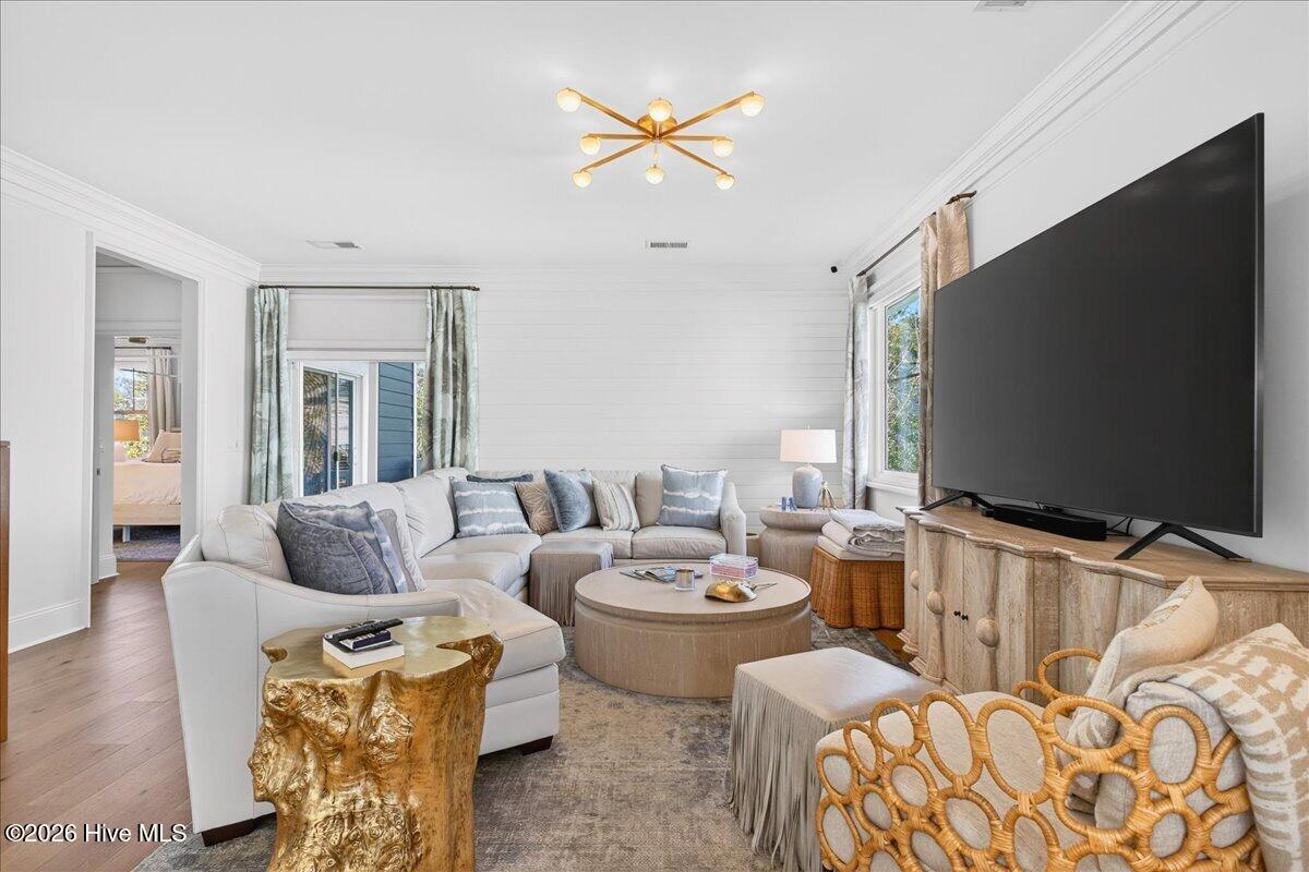102 Lucas Cove